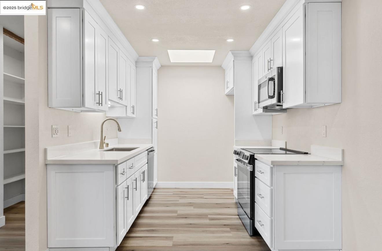 Detail Gallery Image 6 of 24 For 1527 London Cir, Benicia,  CA 94510 - 2 Beds | 2 Baths