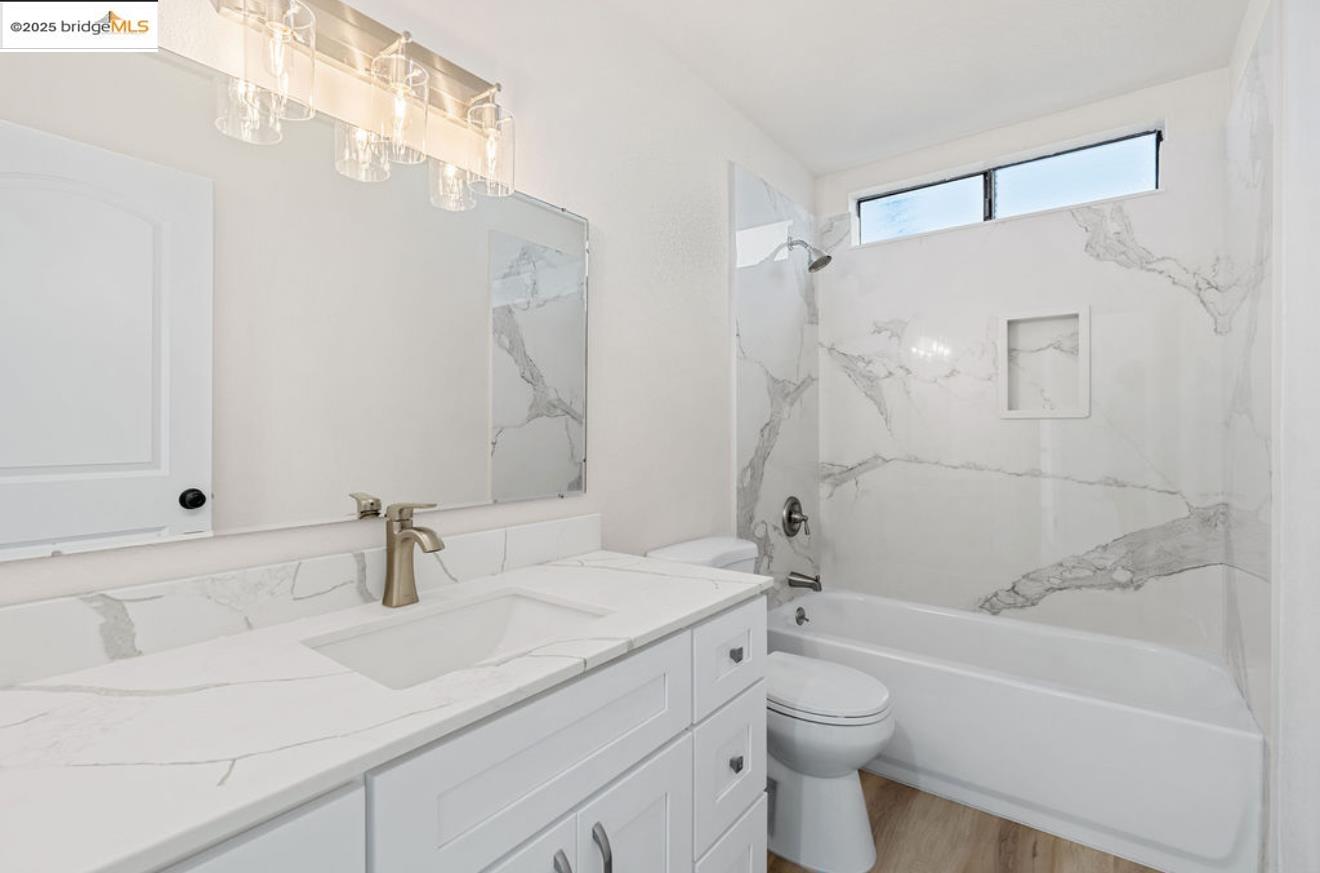 Detail Gallery Image 9 of 24 For 1527 London Cir, Benicia,  CA 94510 - 2 Beds | 2 Baths
