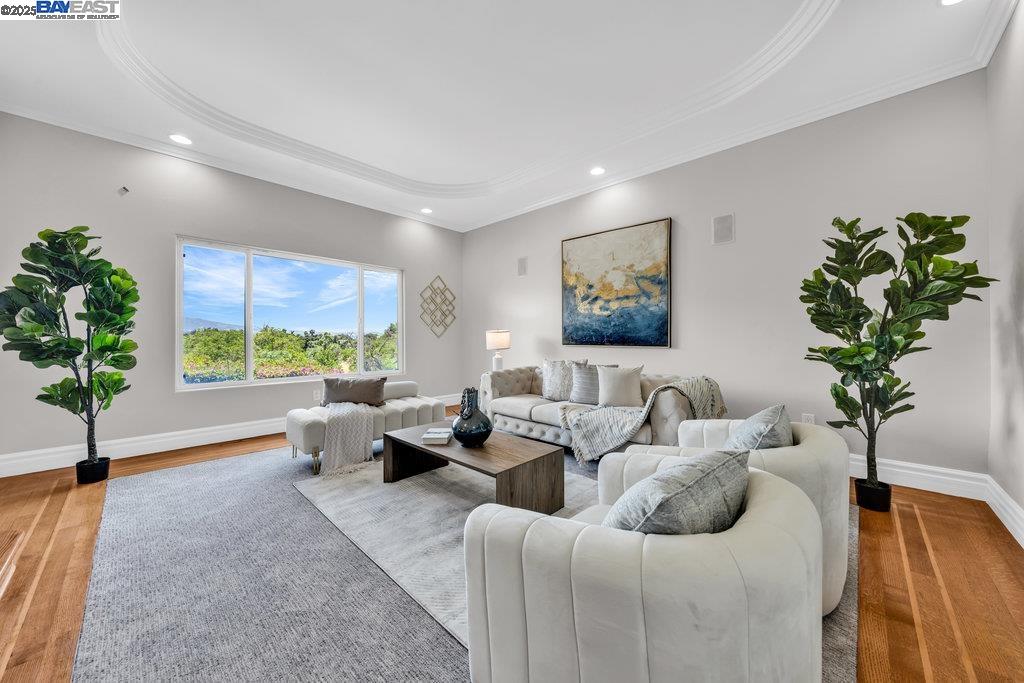 Detail Gallery Image 7 of 59 For 3405 Story Lane, San Jose,  CA 95127 - 5 Beds | 3/1 Baths