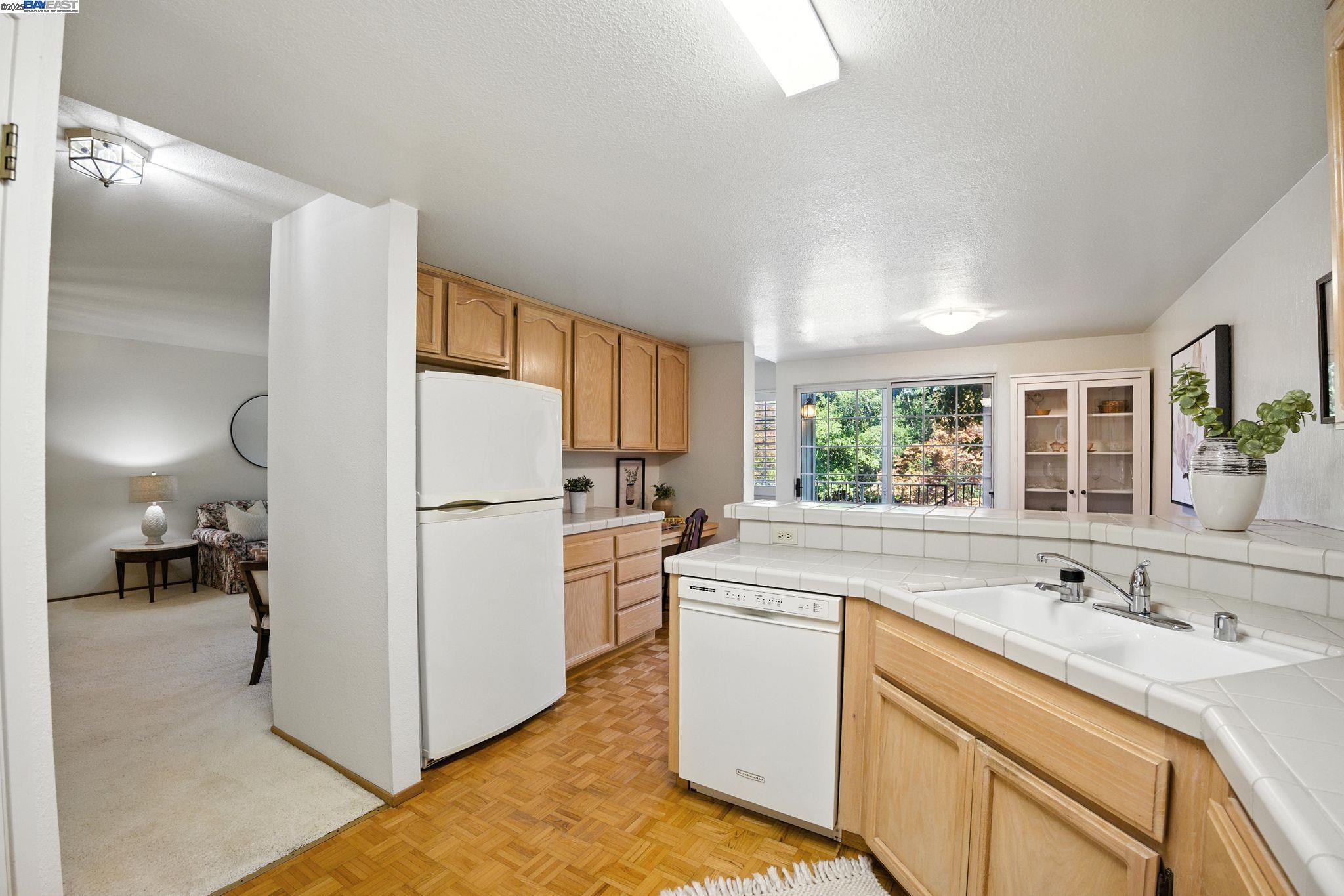 Detail Gallery Image 11 of 32 For 318 Mercury Way, Pleasant Hill,  CA 94523 - 3 Beds | 2/1 Baths