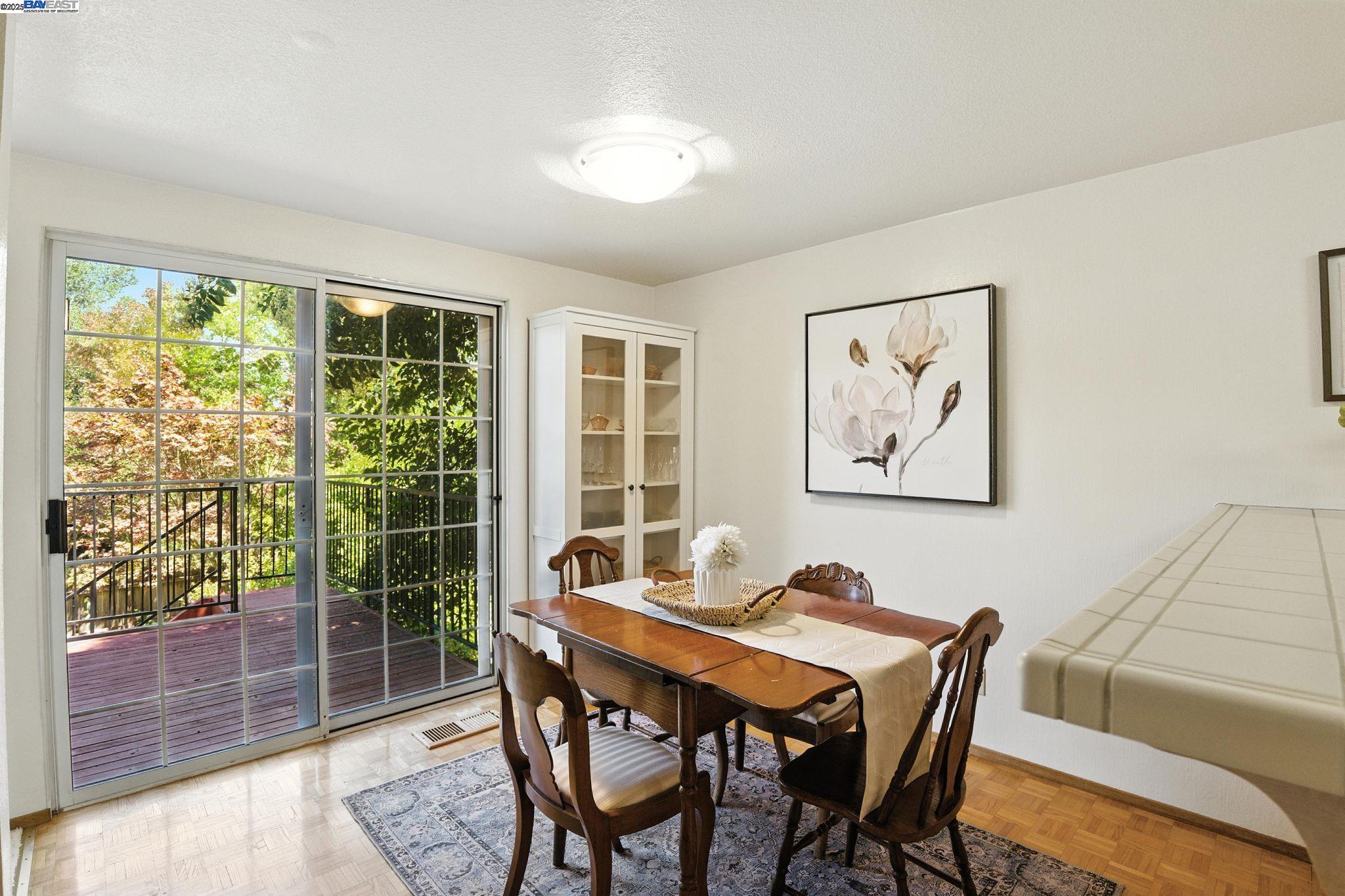 Detail Gallery Image 12 of 32 For 318 Mercury Way, Pleasant Hill,  CA 94523 - 3 Beds | 2/1 Baths