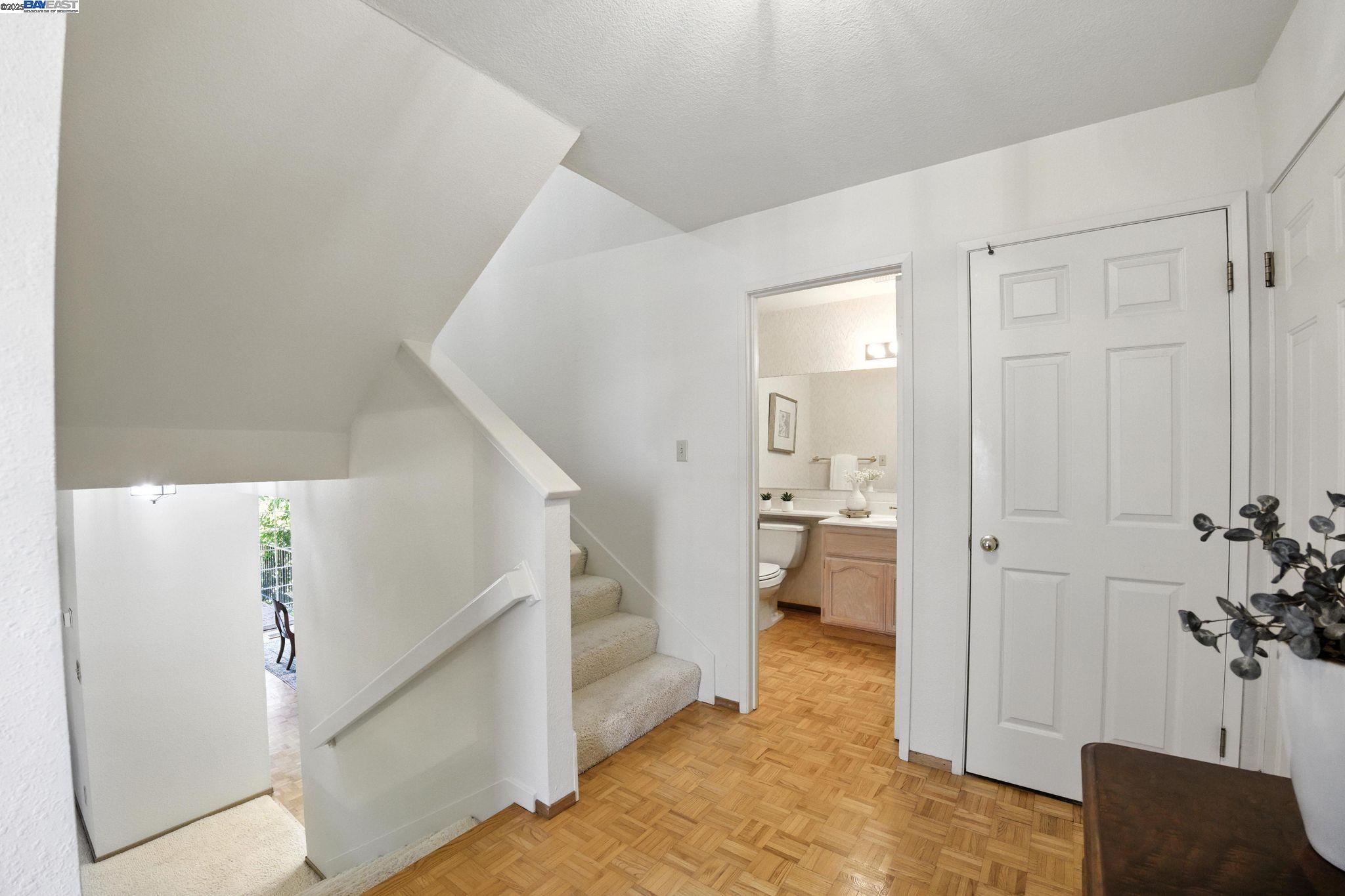 Detail Gallery Image 3 of 32 For 318 Mercury Way, Pleasant Hill,  CA 94523 - 3 Beds | 2/1 Baths