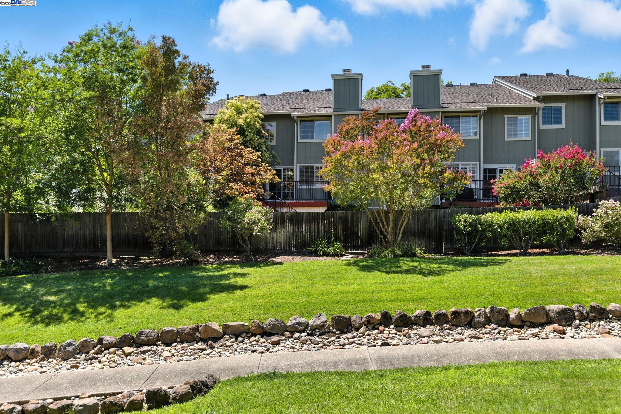 Detail Gallery Image 29 of 32 For 318 Mercury Way, Pleasant Hill,  CA 94523 - 3 Beds | 2/1 Baths