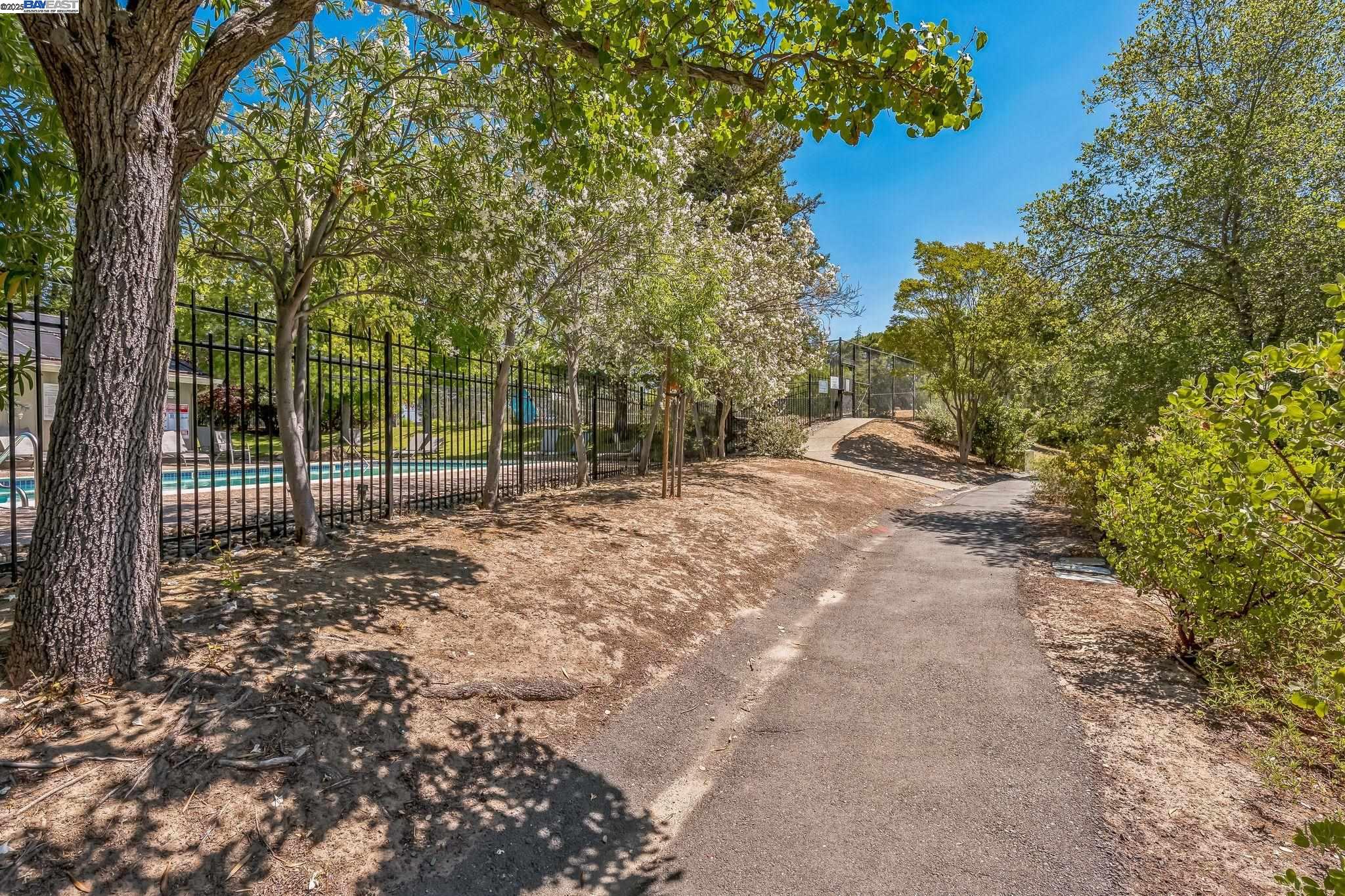 Detail Gallery Image 40 of 41 For 318 Mercury Way, Pleasant Hill,  CA 94523 - 3 Beds | 2/1 Baths