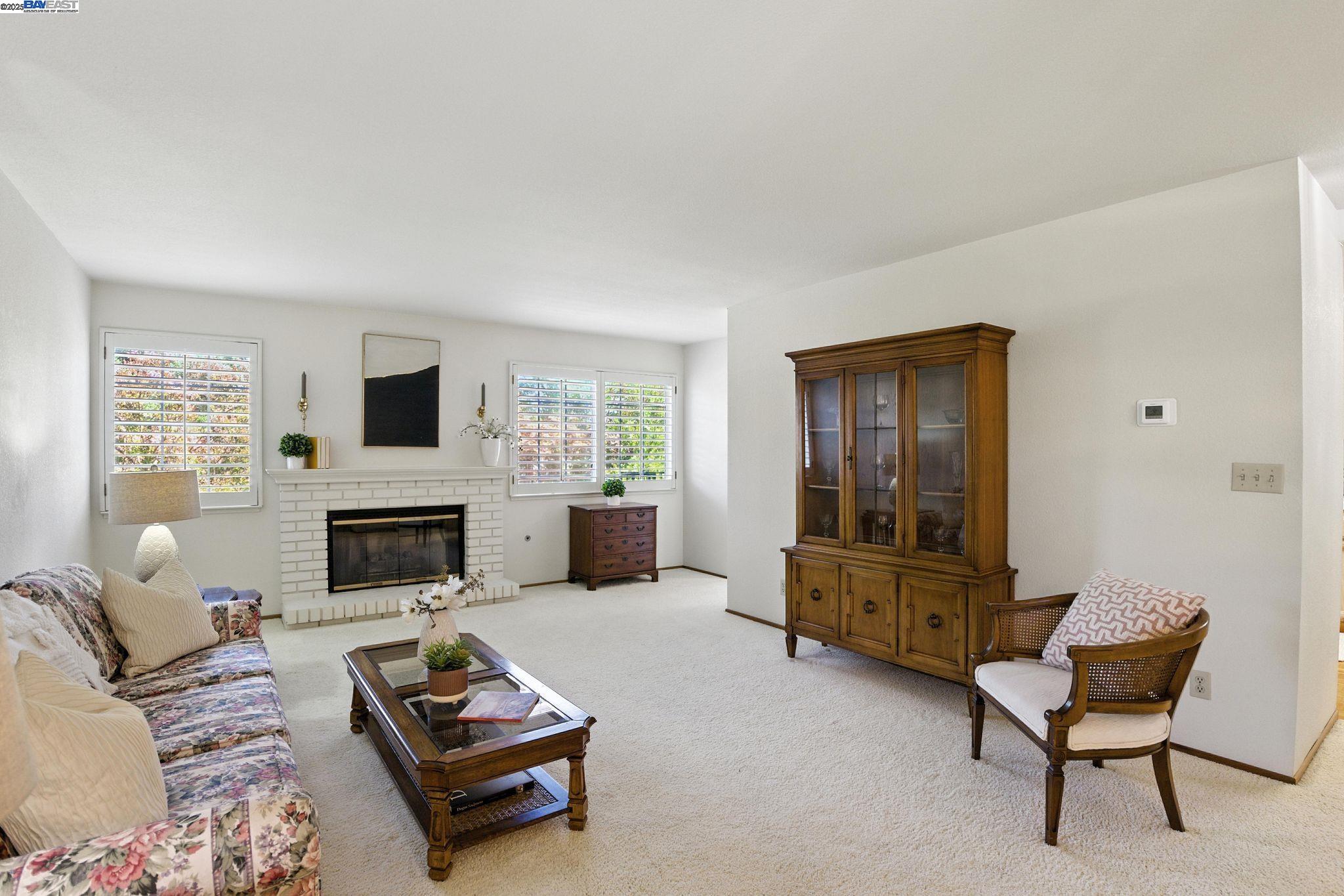 Detail Gallery Image 5 of 32 For 318 Mercury Way, Pleasant Hill,  CA 94523 - 3 Beds | 2/1 Baths