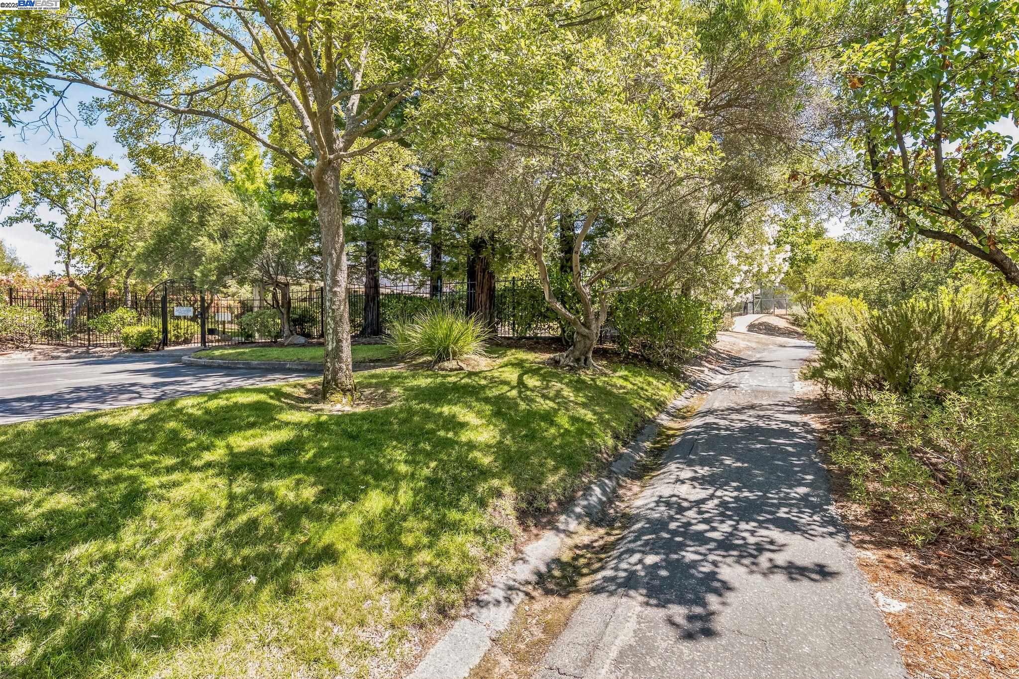 Detail Gallery Image 41 of 41 For 318 Mercury Way, Pleasant Hill,  CA 94523 - 3 Beds | 2/1 Baths