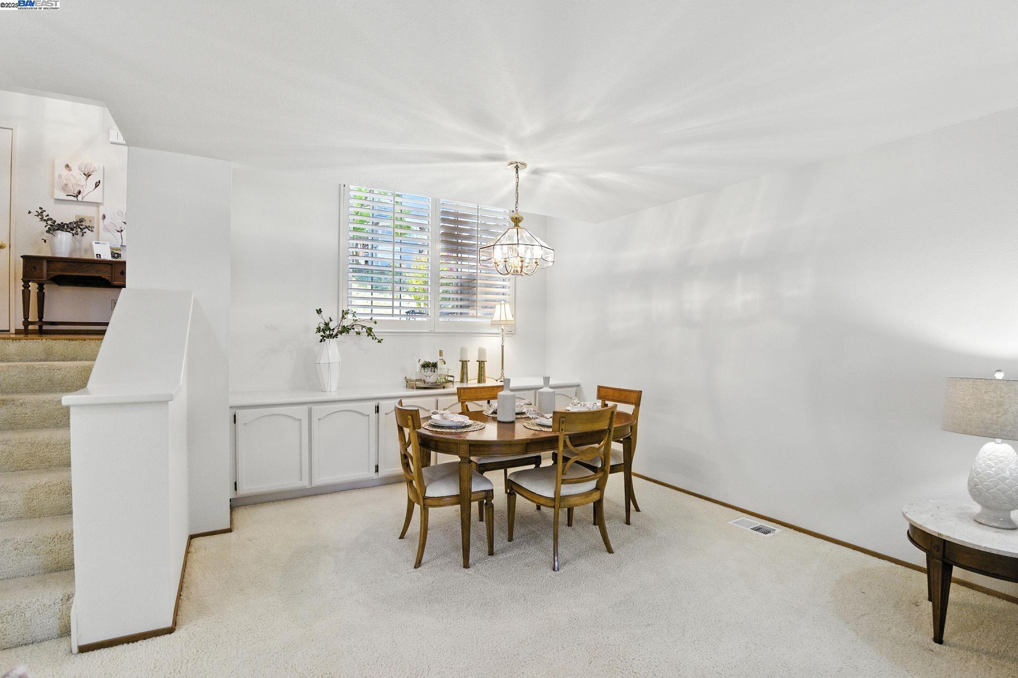 Detail Gallery Image 8 of 32 For 318 Mercury Way, Pleasant Hill,  CA 94523 - 3 Beds | 2/1 Baths