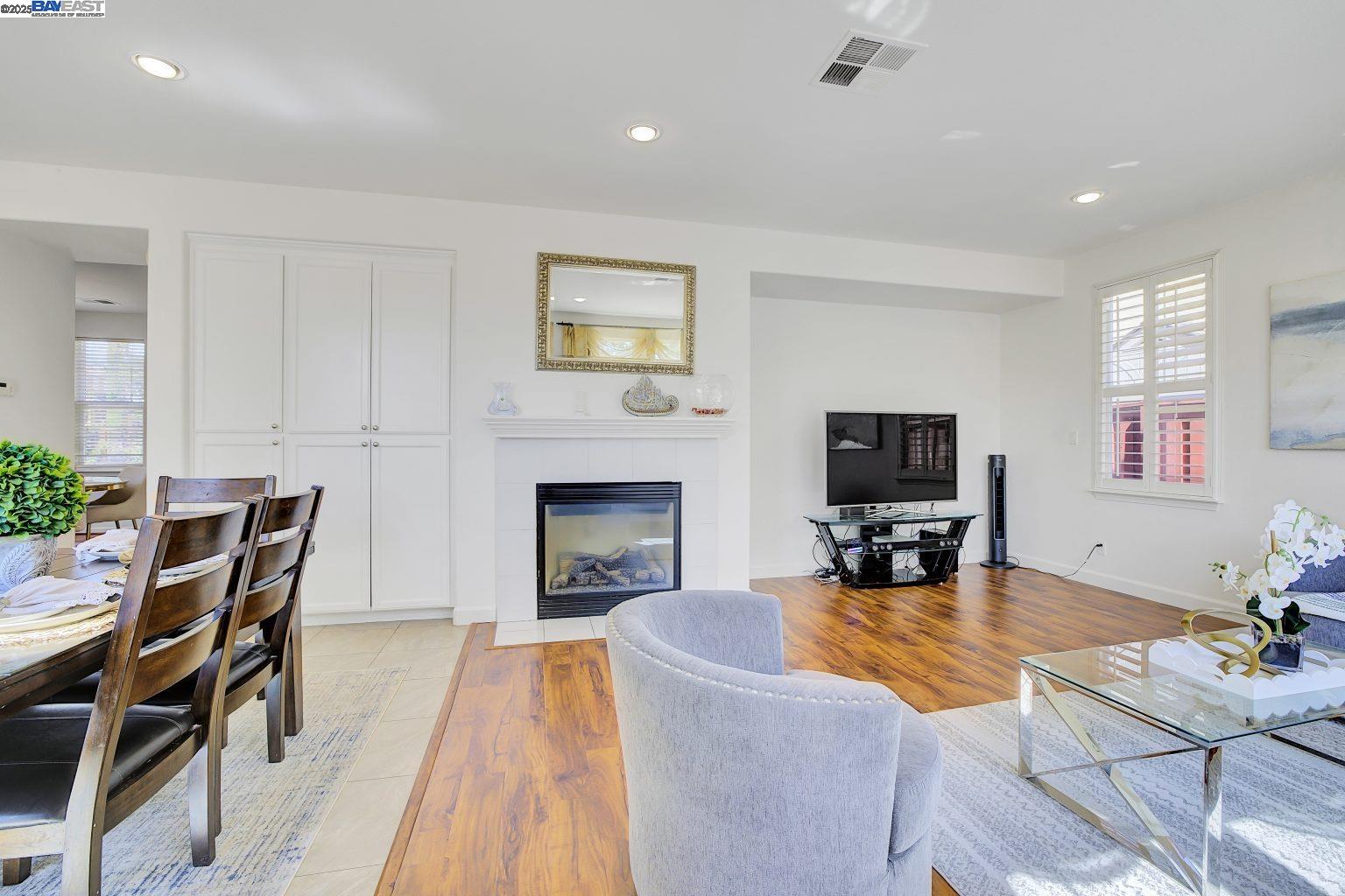 Detail Gallery Image 11 of 57 For 200 Arden Ct, San Ramon,  CA 94582 - 5 Beds | 3/1 Baths