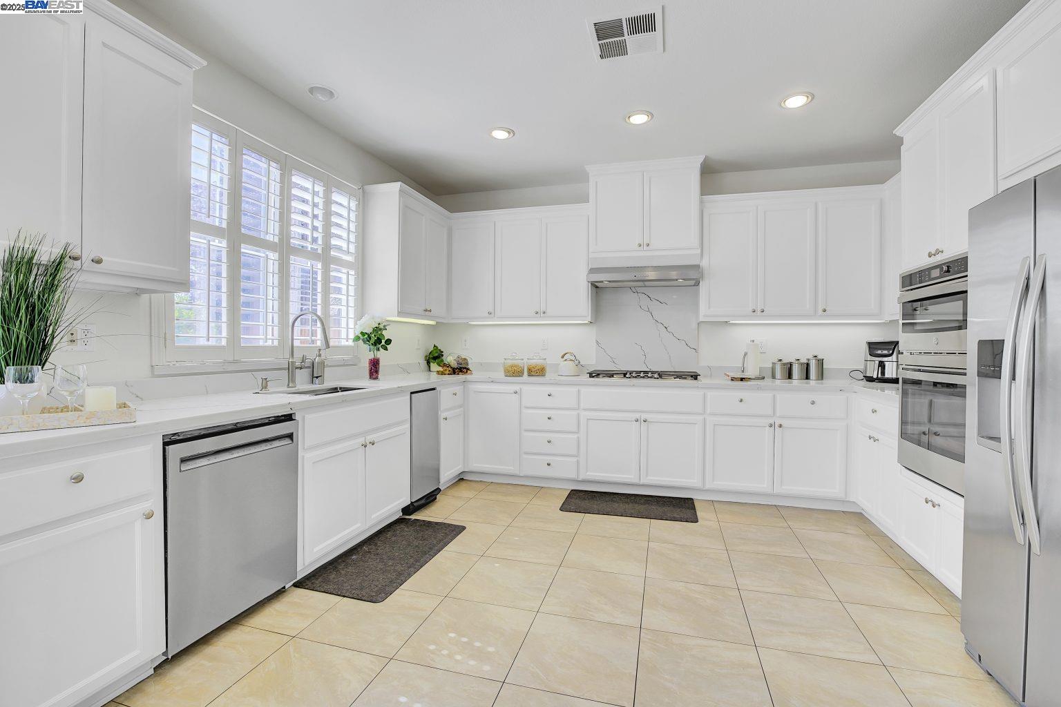 Detail Gallery Image 13 of 57 For 200 Arden Ct, San Ramon,  CA 94582 - 5 Beds | 3/1 Baths