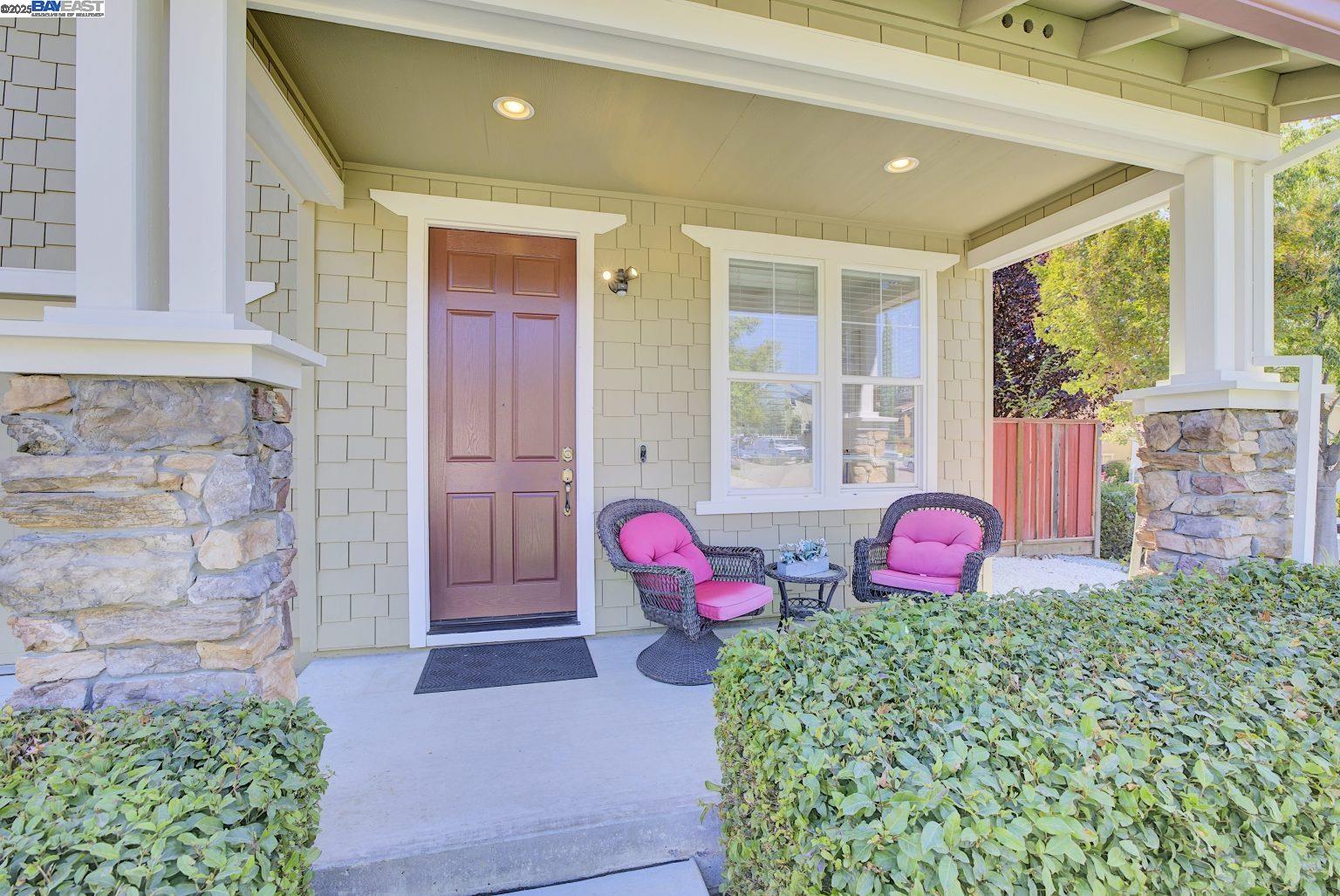 Detail Gallery Image 4 of 57 For 200 Arden Ct, San Ramon,  CA 94582 - 5 Beds | 3/1 Baths