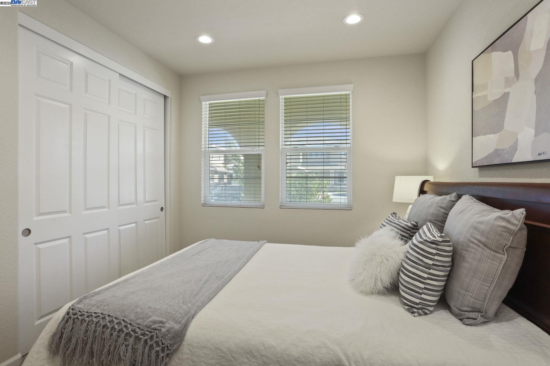 Detail Gallery Image 11 of 59 For 607 W Huntington Ave, Mountain House,  CA 95391 - 4 Beds | 3/1 Baths