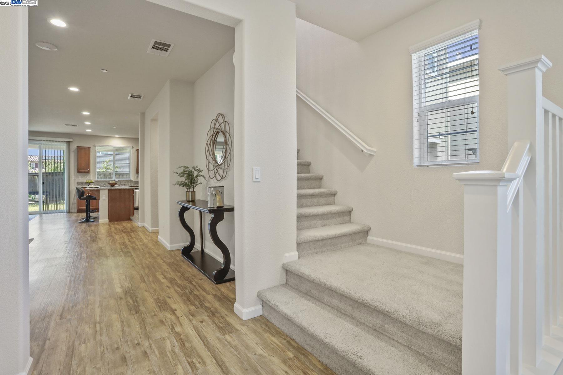 Detail Gallery Image 13 of 59 For 607 W Huntington Ave, Mountain House,  CA 95391 - 4 Beds | 3/1 Baths