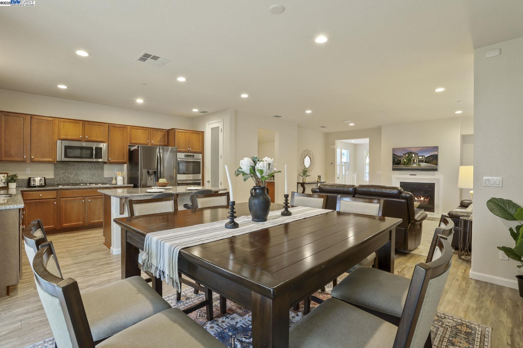 Detail Gallery Image 19 of 59 For 607 W Huntington Ave, Mountain House,  CA 95391 - 4 Beds | 3/1 Baths