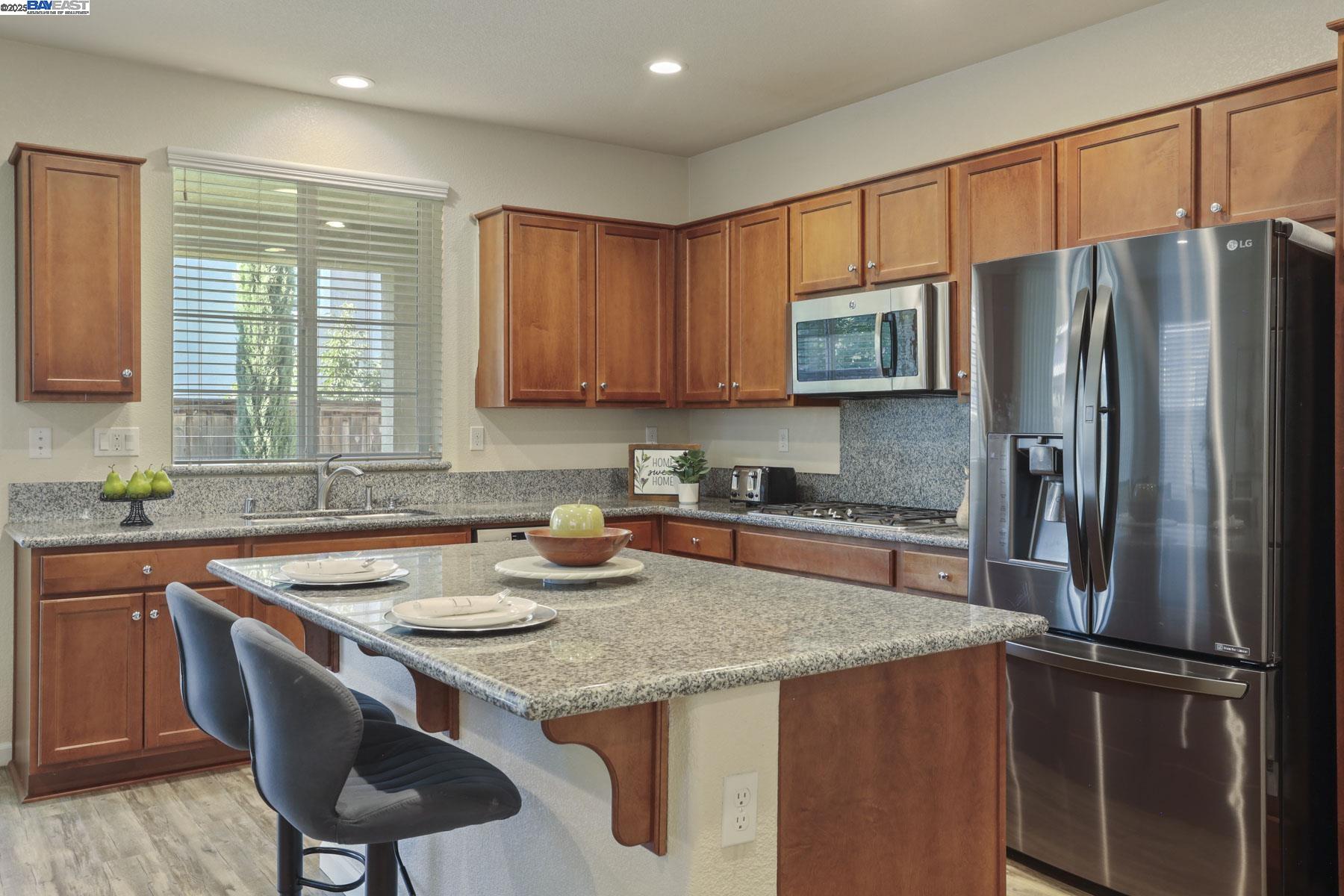 Detail Gallery Image 22 of 59 For 607 W Huntington Ave, Mountain House,  CA 95391 - 4 Beds | 3/1 Baths