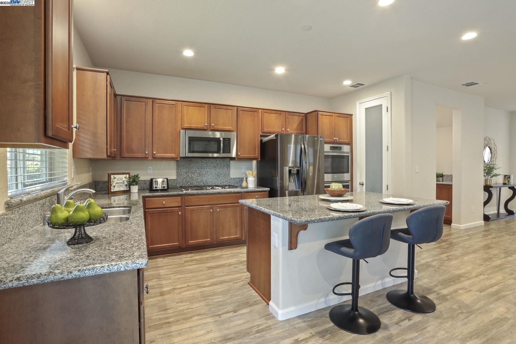 Detail Gallery Image 25 of 59 For 607 W Huntington Ave, Mountain House,  CA 95391 - 4 Beds | 3/1 Baths