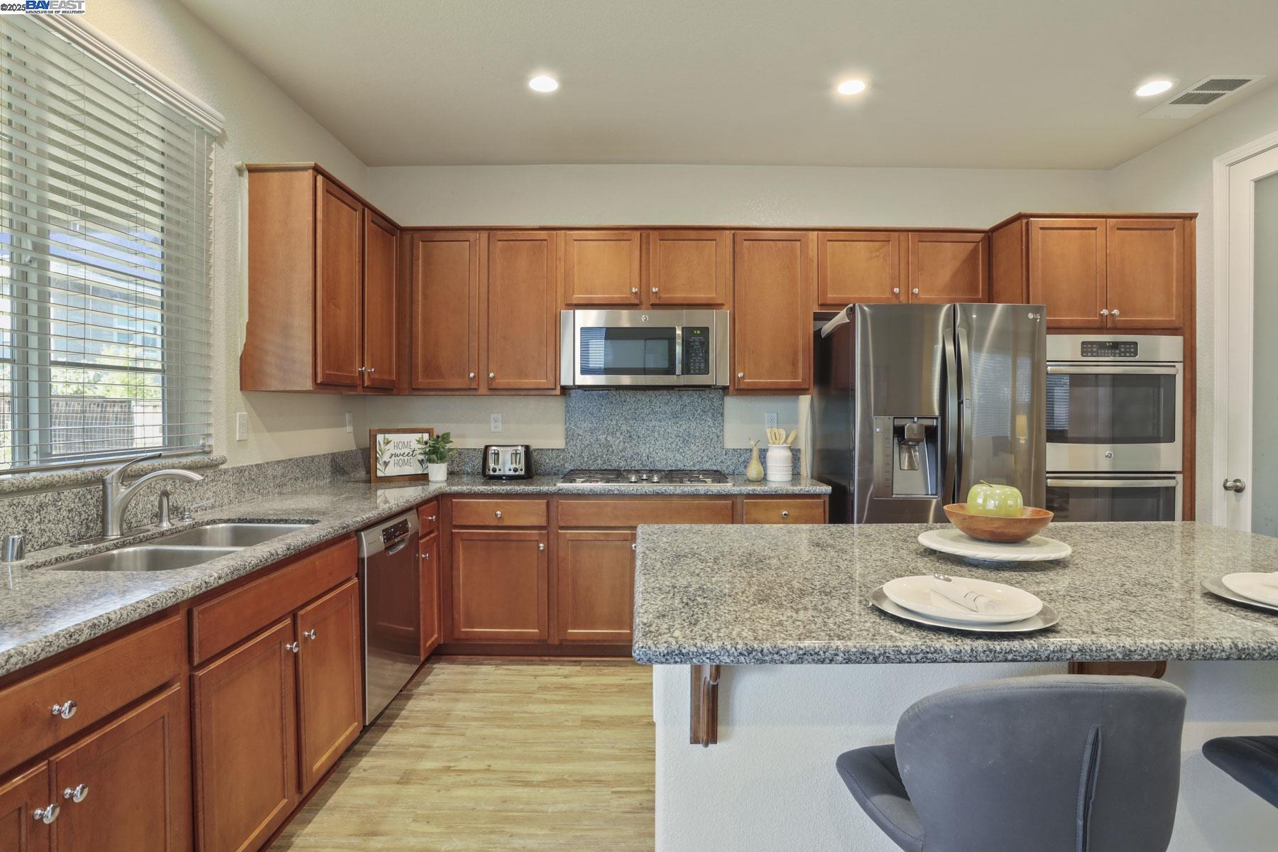 Detail Gallery Image 26 of 59 For 607 W Huntington Ave, Mountain House,  CA 95391 - 4 Beds | 3/1 Baths