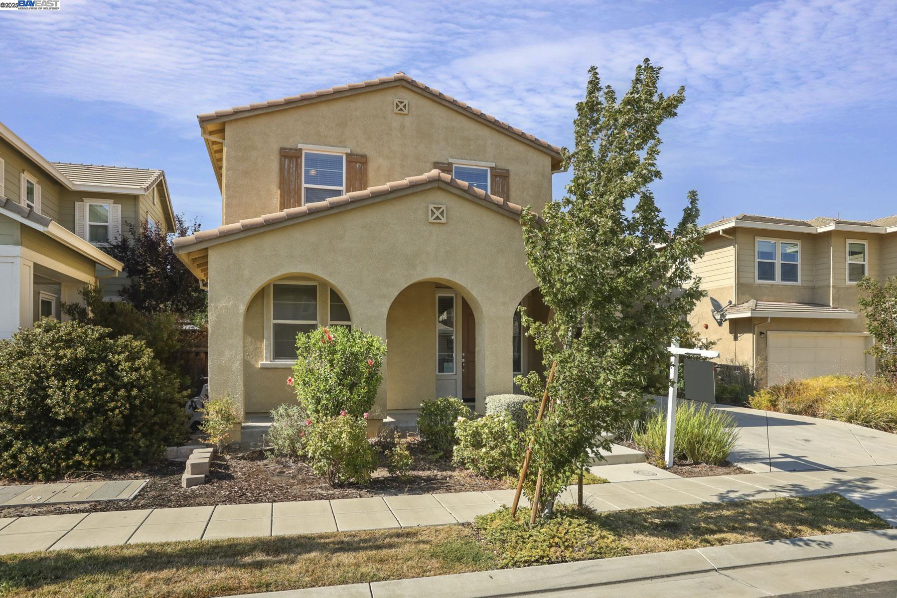 Detail Gallery Image 4 of 59 For 607 W Huntington Ave, Mountain House,  CA 95391 - 4 Beds | 3/1 Baths
