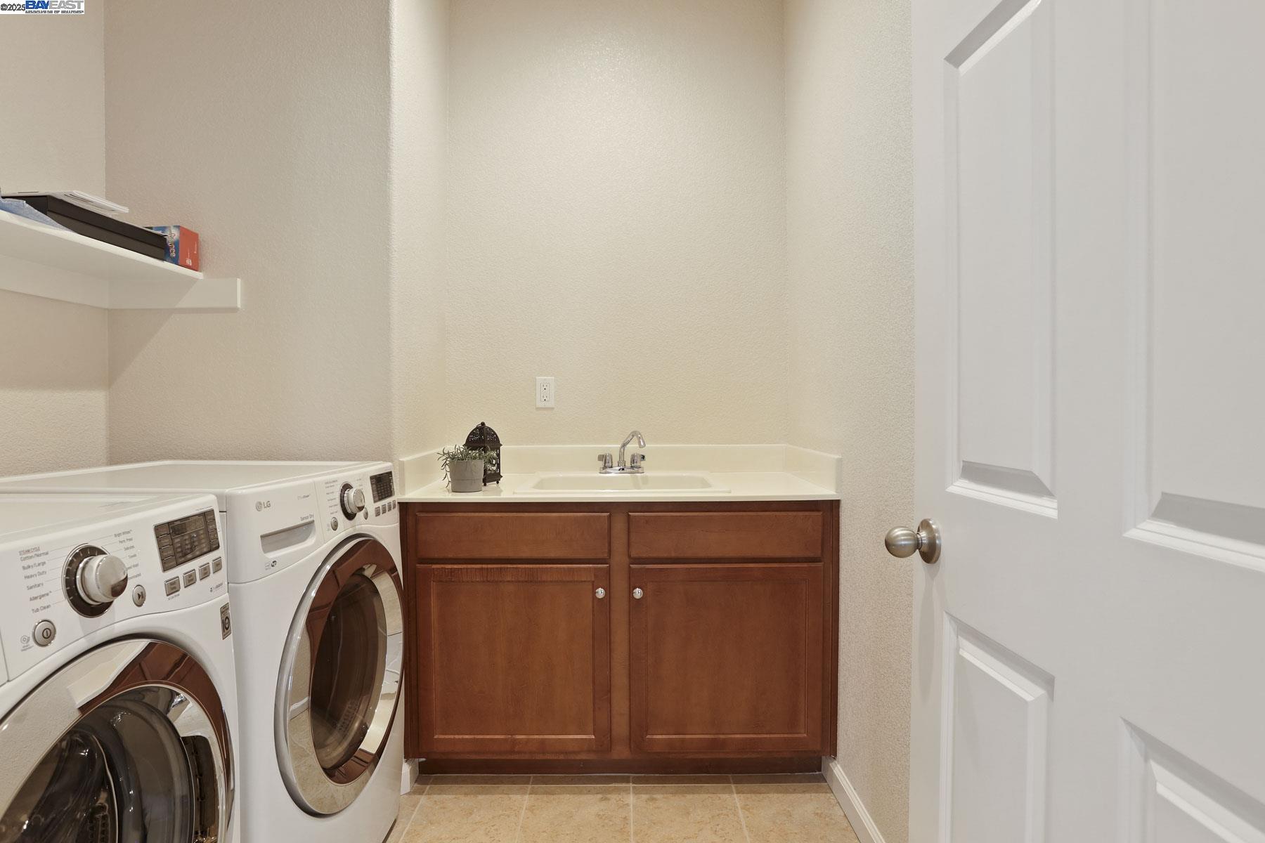 Detail Gallery Image 36 of 59 For 607 W Huntington Ave, Mountain House,  CA 95391 - 4 Beds | 3/1 Baths