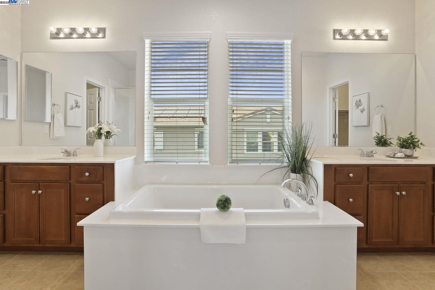 Detail Gallery Image 46 of 59 For 607 W Huntington Ave, Mountain House,  CA 95391 - 4 Beds | 3/1 Baths