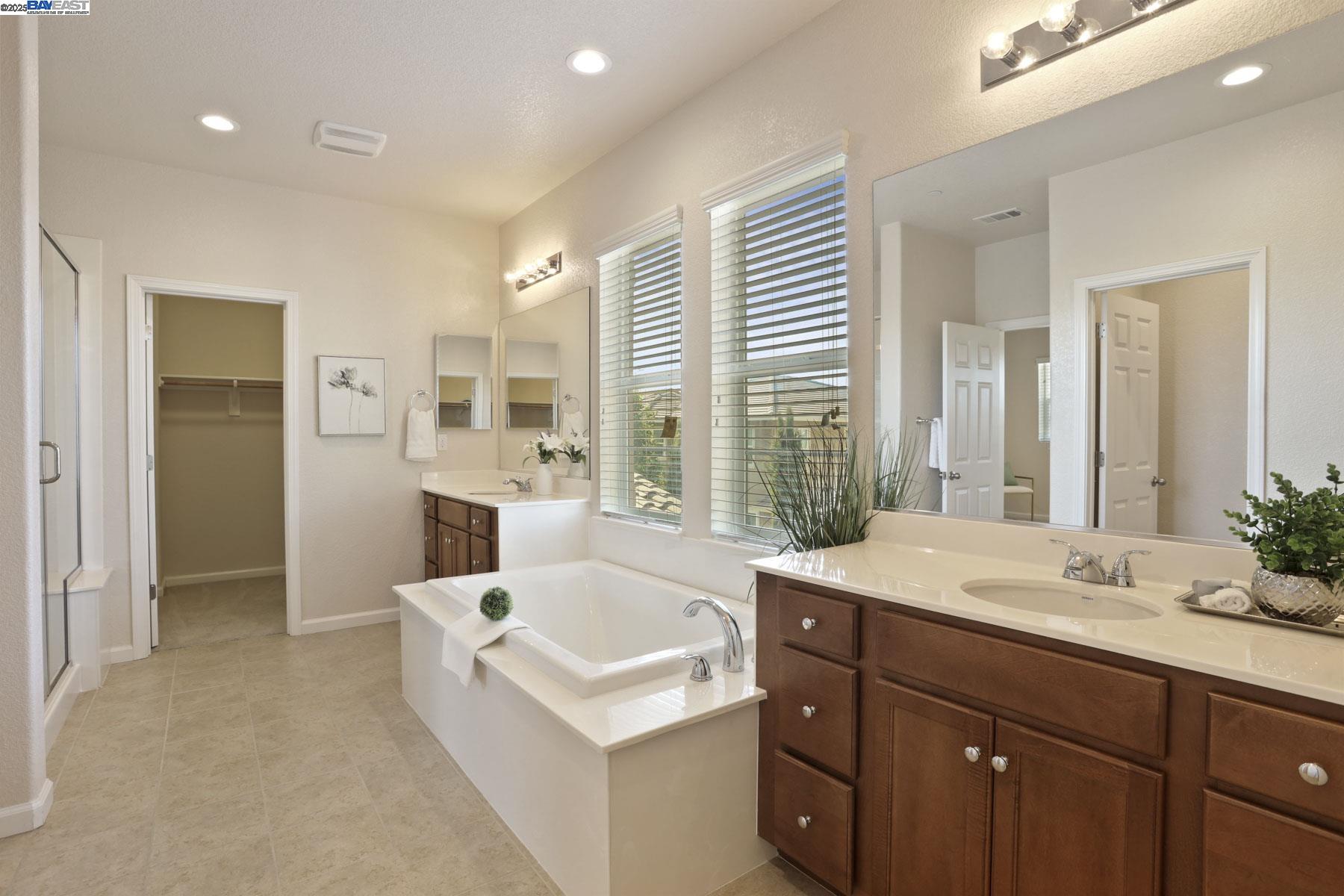 Detail Gallery Image 48 of 59 For 607 W Huntington Ave, Mountain House,  CA 95391 - 4 Beds | 3/1 Baths