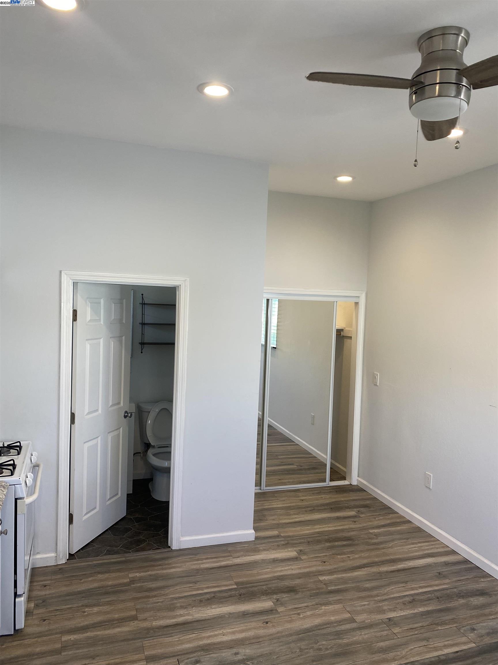 Detail Gallery Image 13 of 17 For 112 Chanslor Ave, Richmond,  CA 94801 - 2 Beds | 2 Baths