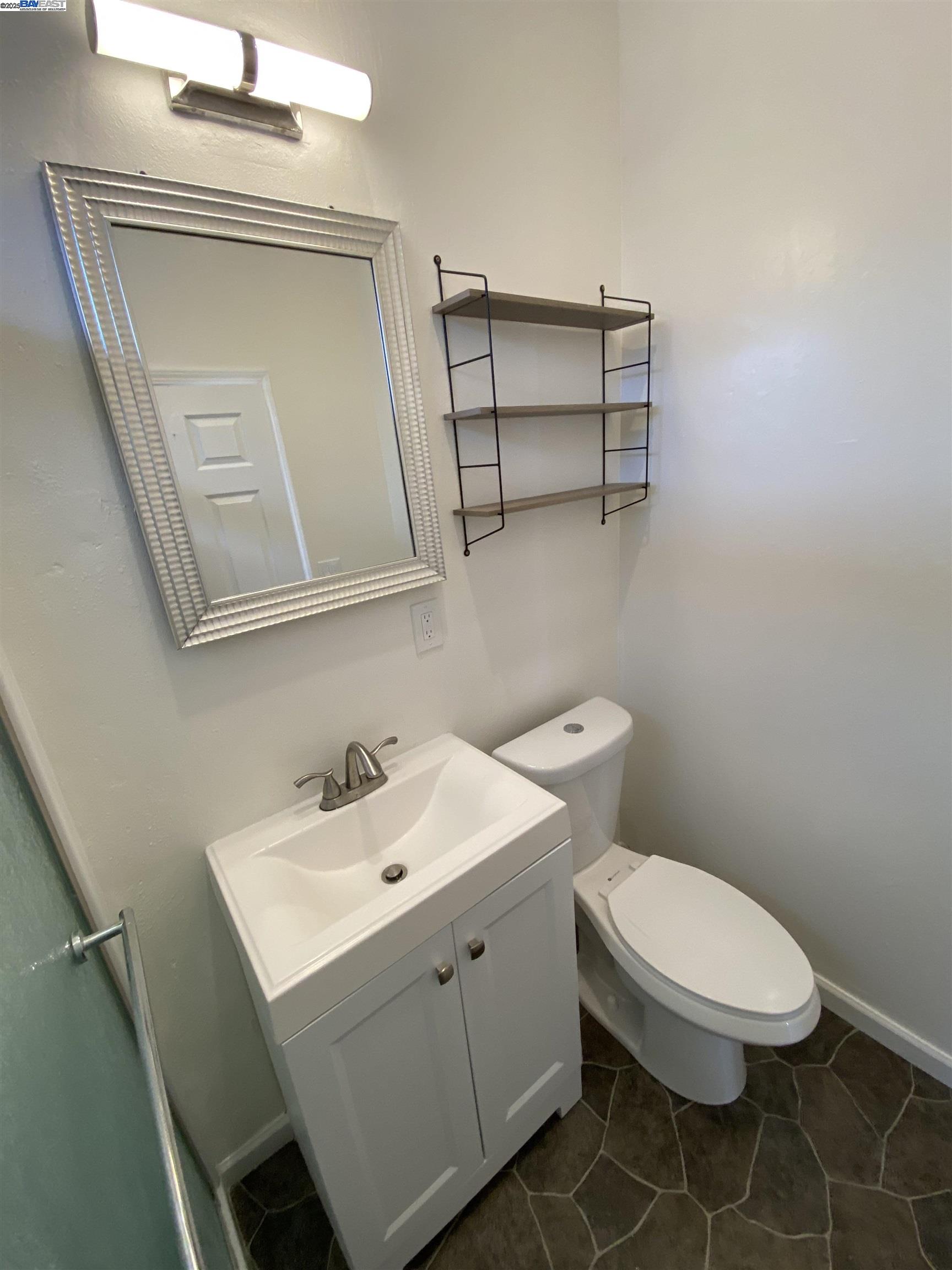 Detail Gallery Image 14 of 17 For 112 Chanslor Ave, Richmond,  CA 94801 - 2 Beds | 2 Baths