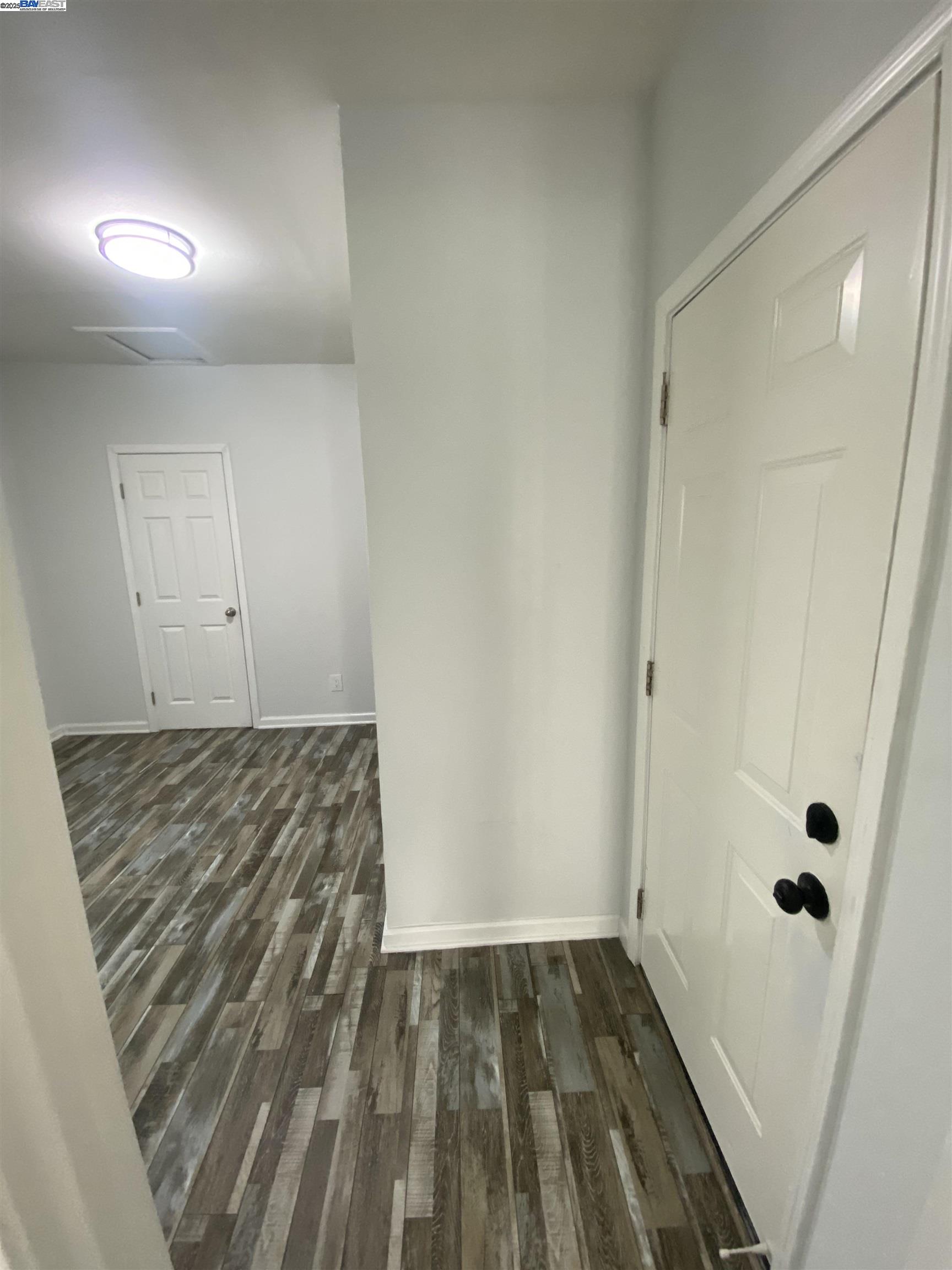 Detail Gallery Image 6 of 17 For 112 Chanslor Ave, Richmond,  CA 94801 - 2 Beds | 2 Baths