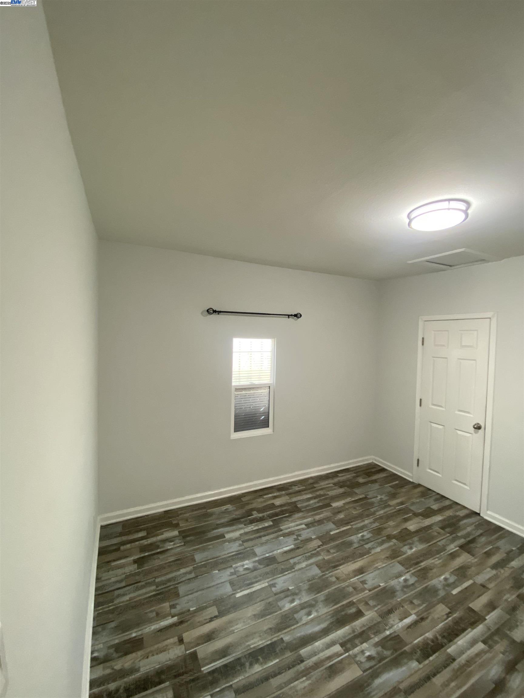 Detail Gallery Image 10 of 17 For 112 Chanslor Ave, Richmond,  CA 94801 - 2 Beds | 2 Baths