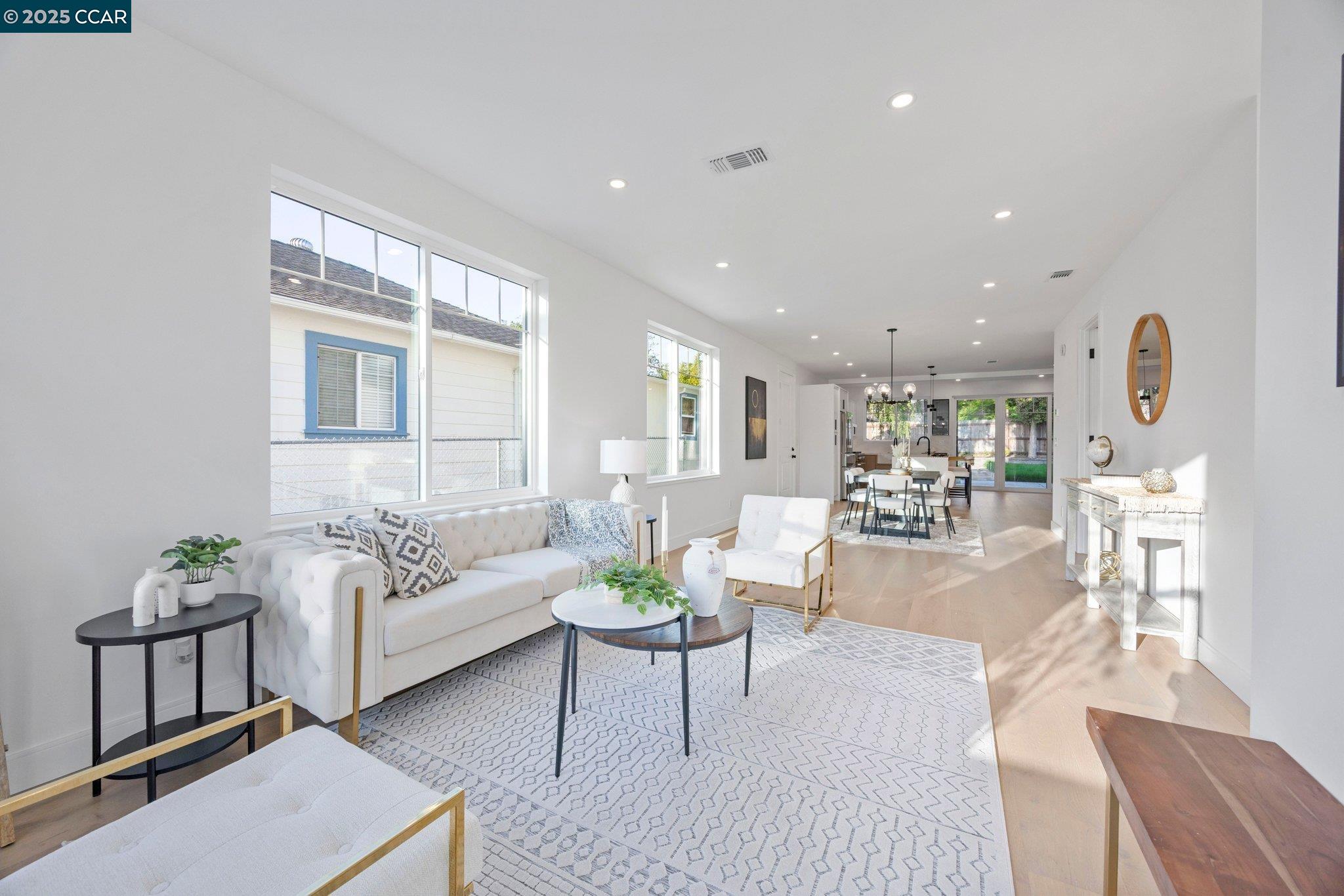 Detail Gallery Image 11 of 40 For 2223 Byron St, Berkeley,  CA 94702 - 4 Beds | 4 Baths