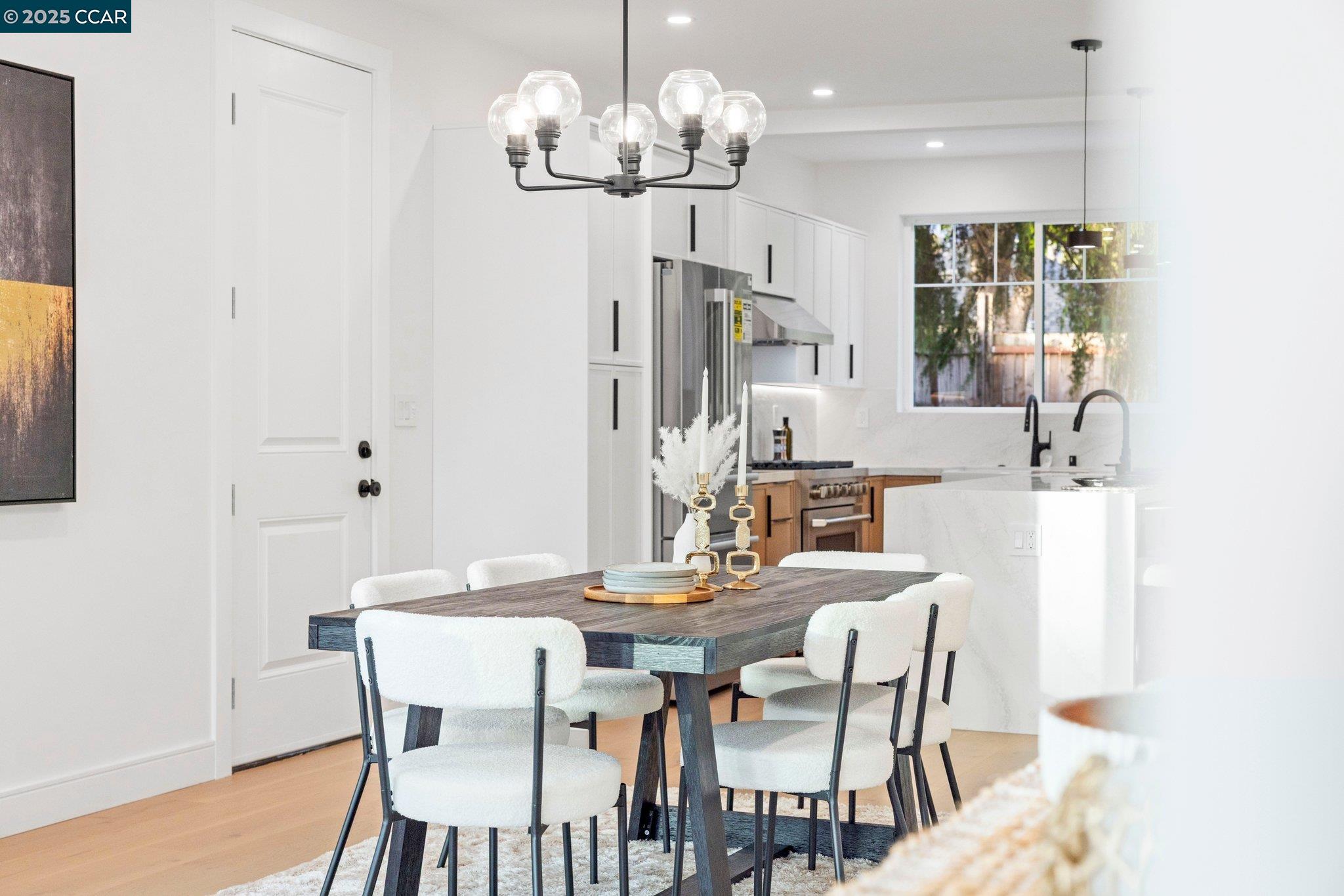 Detail Gallery Image 13 of 40 For 2223 Byron St, Berkeley,  CA 94702 - 4 Beds | 4 Baths