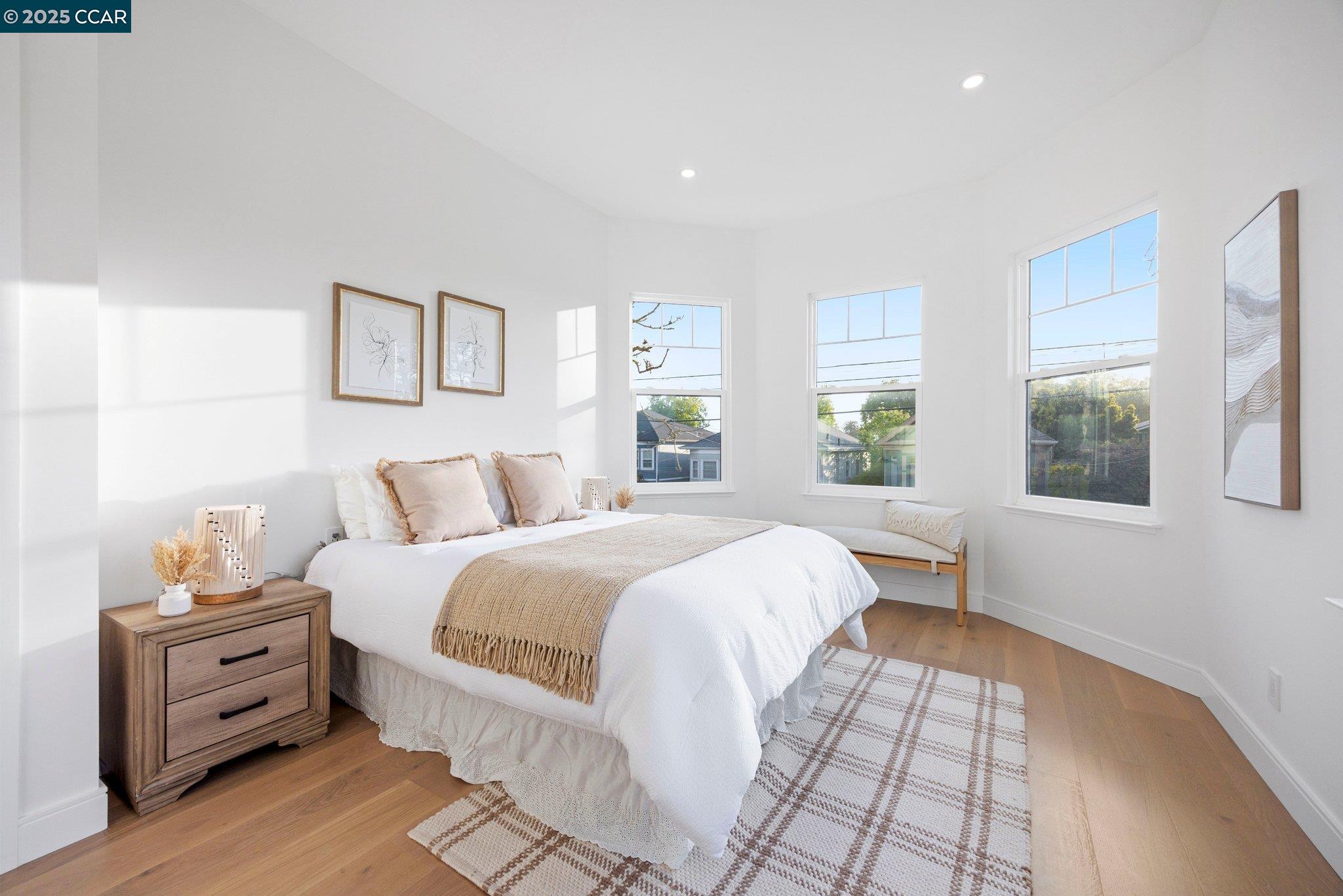 Detail Gallery Image 23 of 40 For 2223 Byron St, Berkeley,  CA 94702 - 4 Beds | 4 Baths