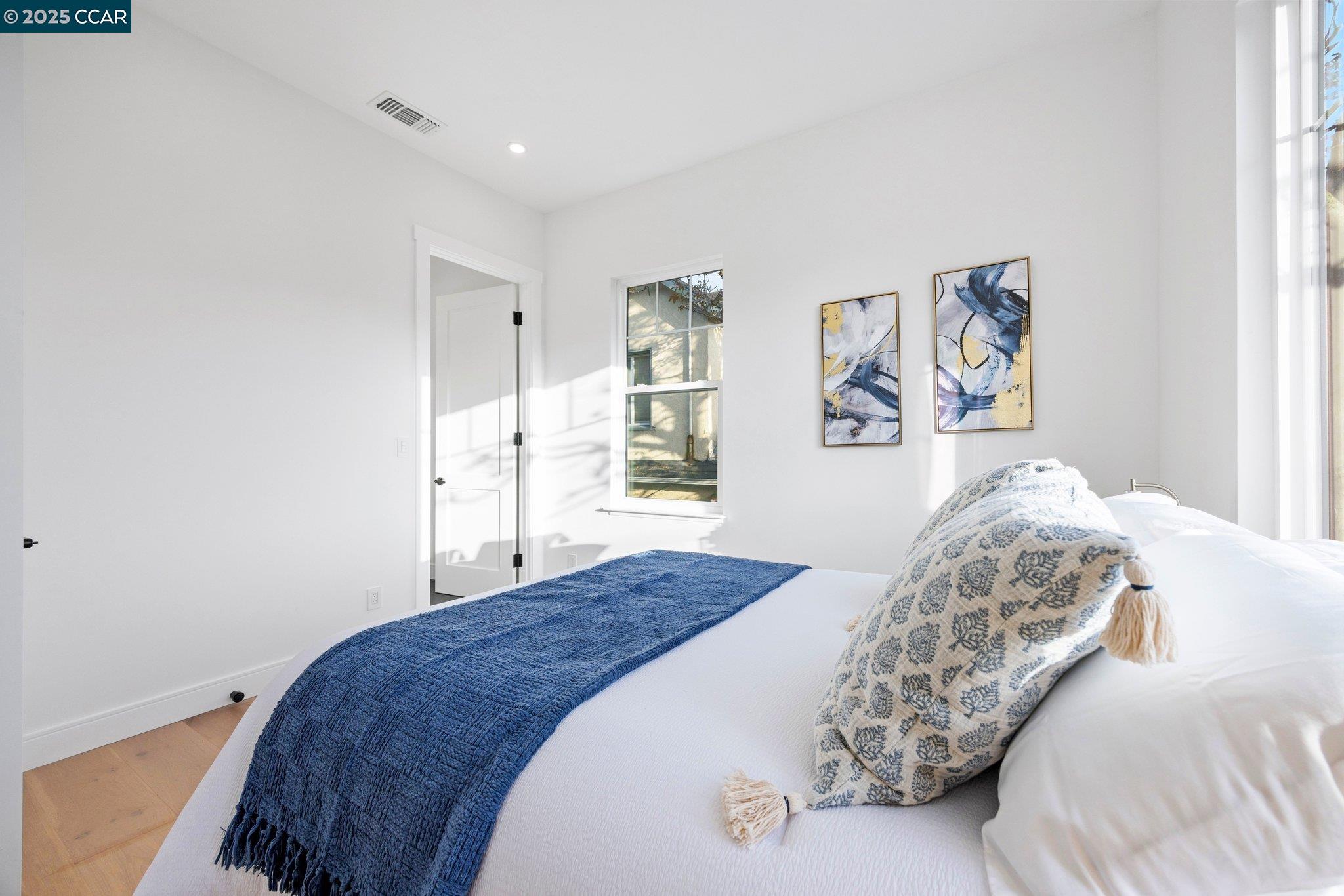 Detail Gallery Image 31 of 40 For 2223 Byron St, Berkeley,  CA 94702 - 4 Beds | 4 Baths