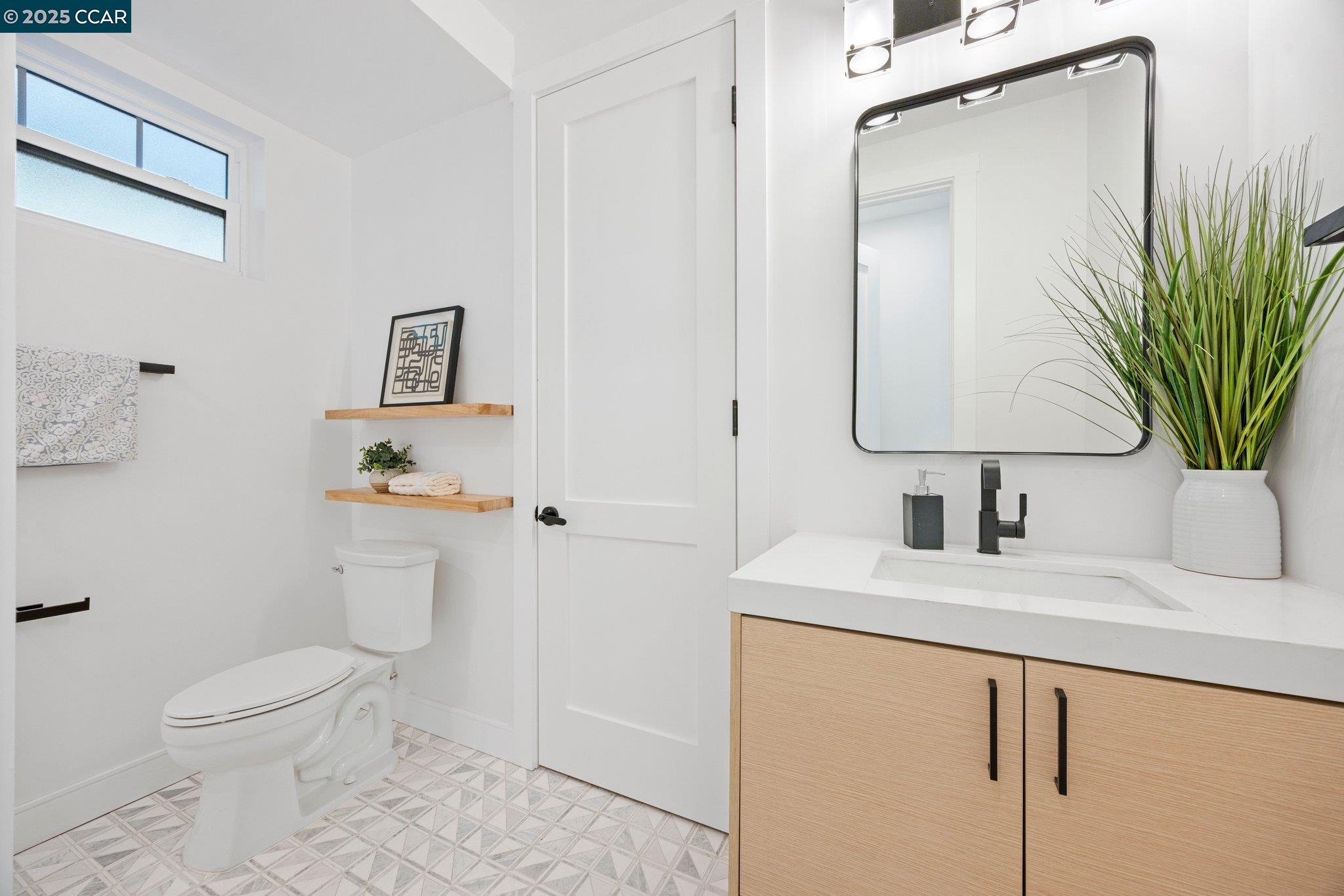 Detail Gallery Image 32 of 40 For 2223 Byron St, Berkeley,  CA 94702 - 4 Beds | 4 Baths