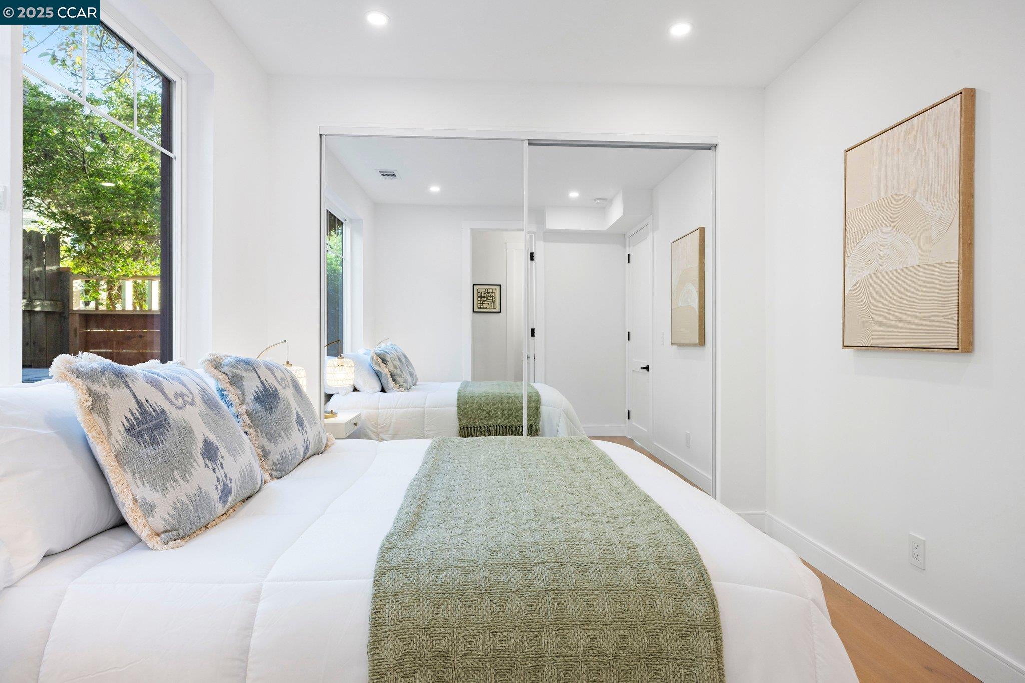 Detail Gallery Image 34 of 40 For 2223 Byron St, Berkeley,  CA 94702 - 4 Beds | 4 Baths
