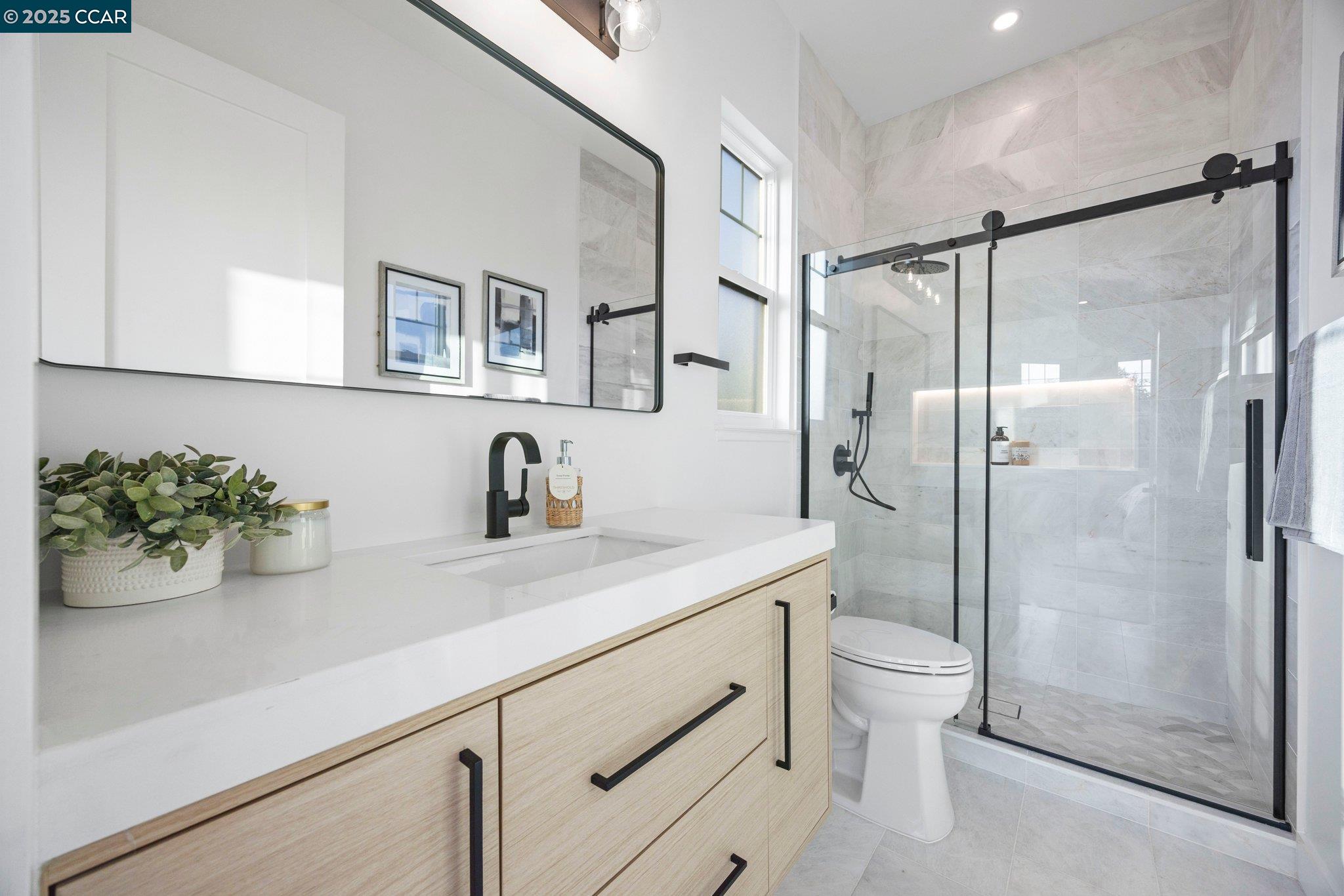 Detail Gallery Image 35 of 40 For 2223 Byron St, Berkeley,  CA 94702 - 4 Beds | 4 Baths