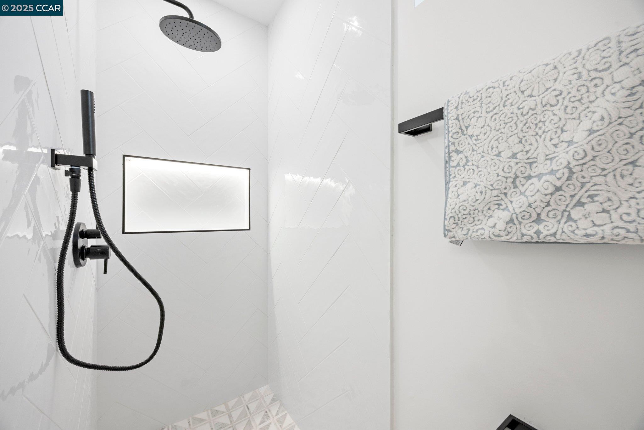 Detail Gallery Image 37 of 40 For 2223 Byron St, Berkeley,  CA 94702 - 4 Beds | 4 Baths