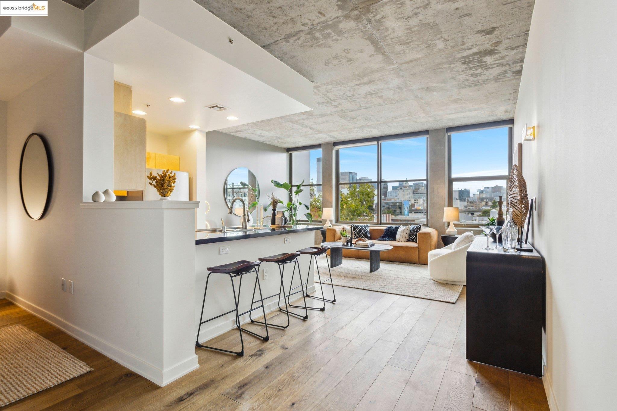 Photo #2: 41105119 Listing 