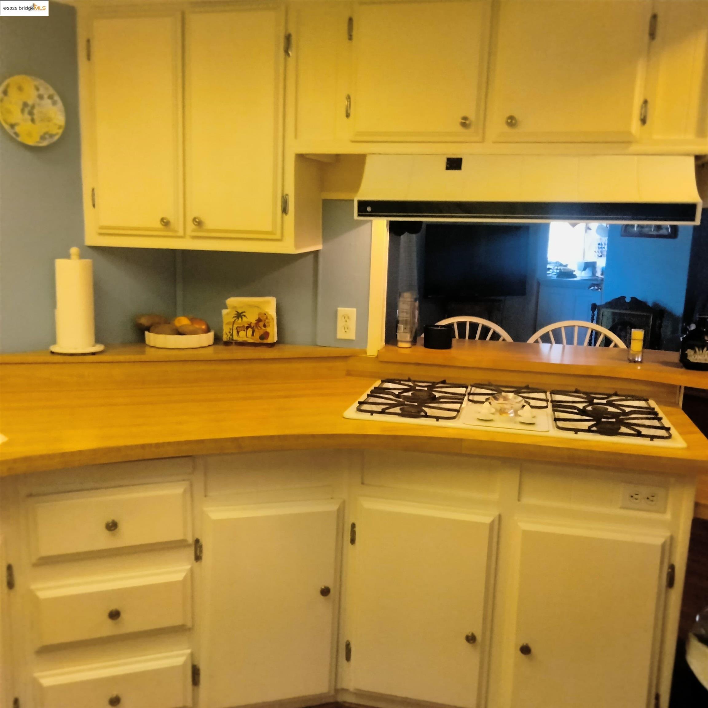 Detail Gallery Image 4 of 29 For 96 Diana Way, Antioch,  CA 94509-4415 - 2 Beds | 2 Baths