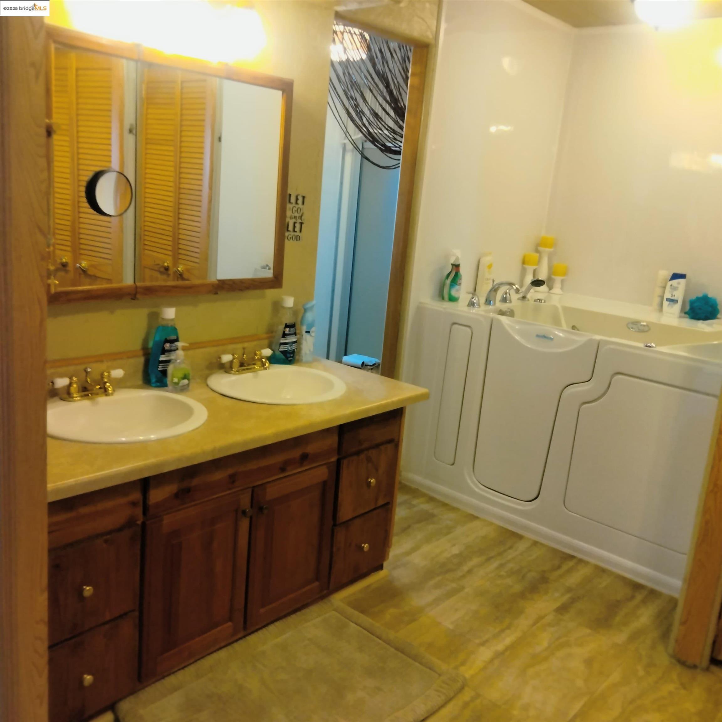 Detail Gallery Image 10 of 29 For 96 Diana Way, Antioch,  CA 94509-4415 - 2 Beds | 2 Baths