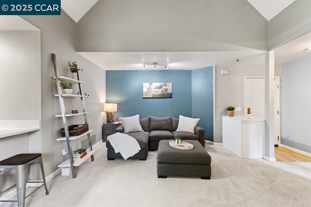 Detail Gallery Image 4 of 26 For 3183 Wayside Plz #318,  Walnut Creek,  CA 94597 - 1 Beds | 1 Baths