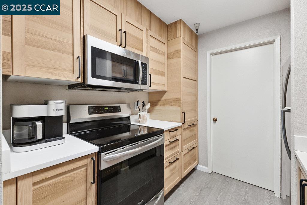 Detail Gallery Image 9 of 26 For 3183 Wayside Plz #318,  Walnut Creek,  CA 94597 - 1 Beds | 1 Baths