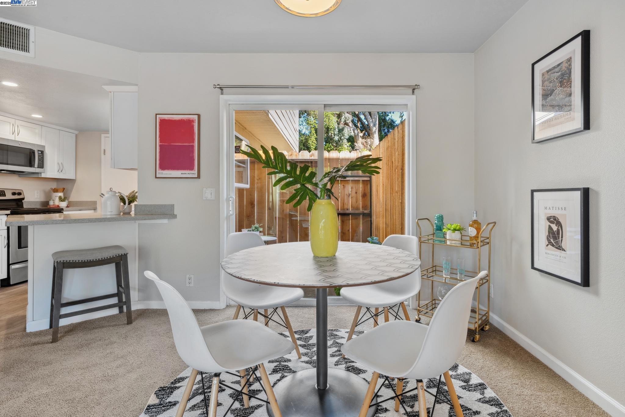 Detail Gallery Image 12 of 42 For 1255 Detroit Avenue #12,  Concord,  CA 94520 - 2 Beds | 2 Baths