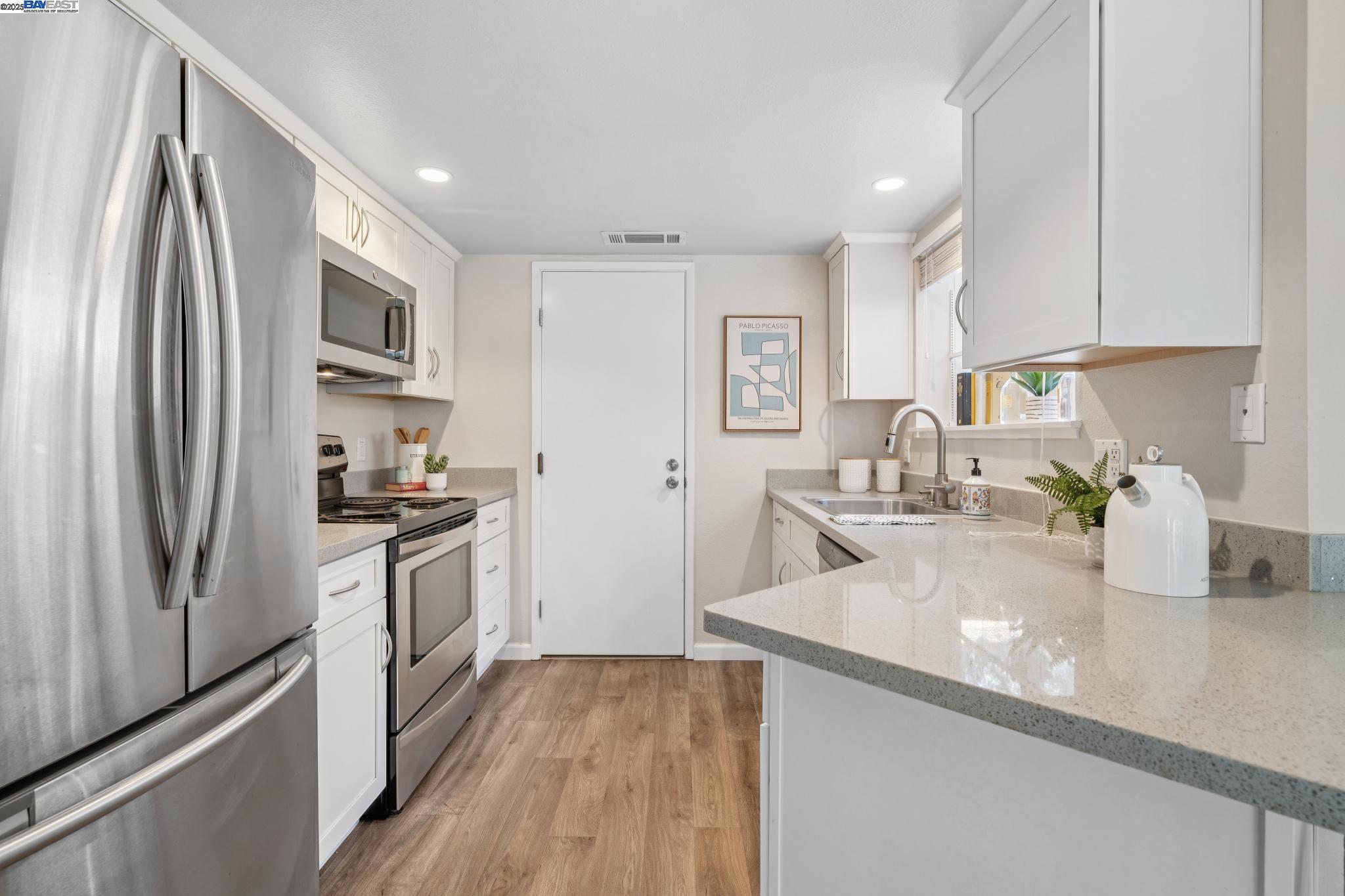 Detail Gallery Image 17 of 42 For 1255 Detroit Avenue #12,  Concord,  CA 94520 - 2 Beds | 2 Baths