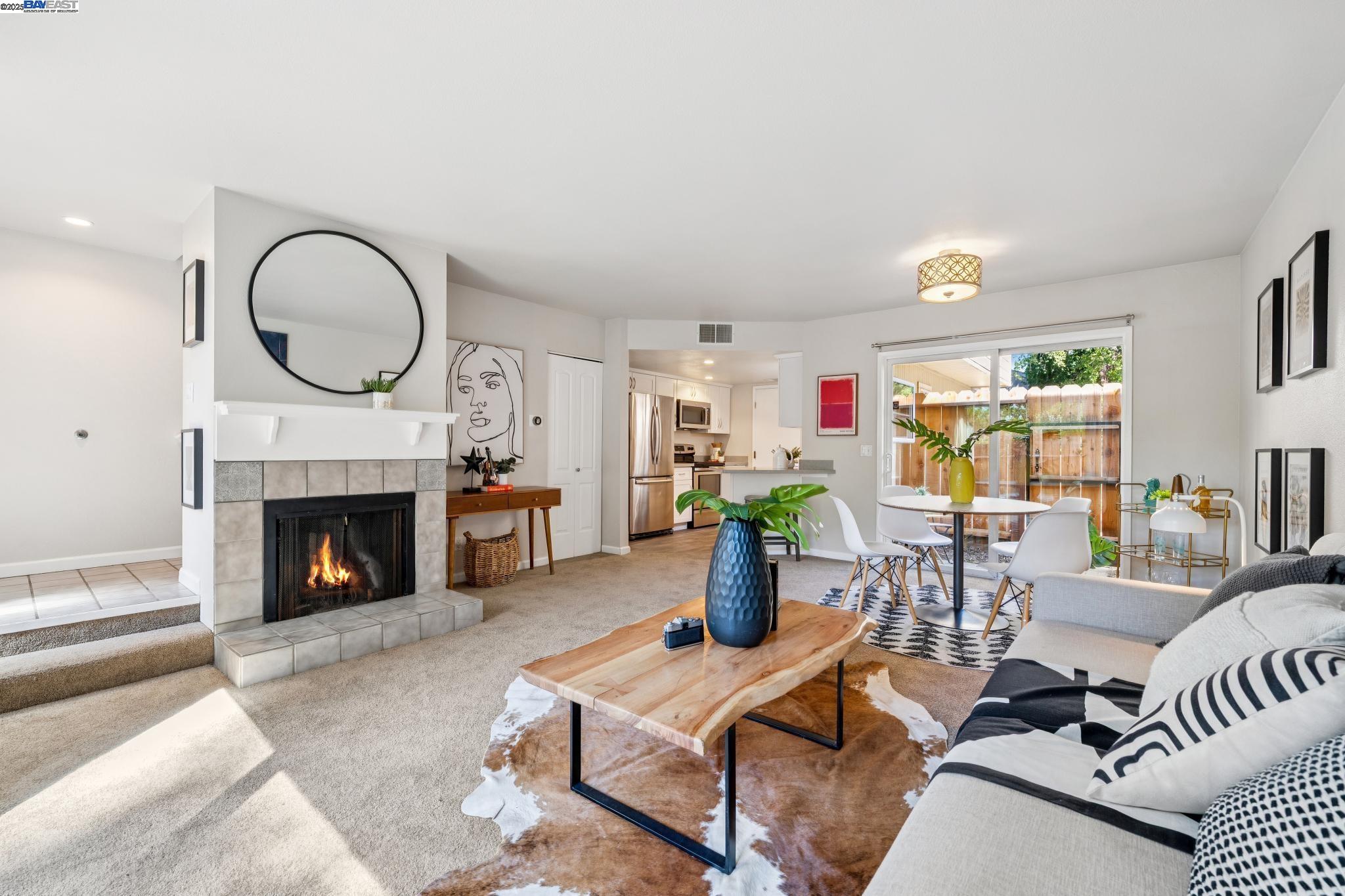 Detail Gallery Image 3 of 42 For 1255 Detroit Avenue #12,  Concord,  CA 94520 - 2 Beds | 2 Baths
