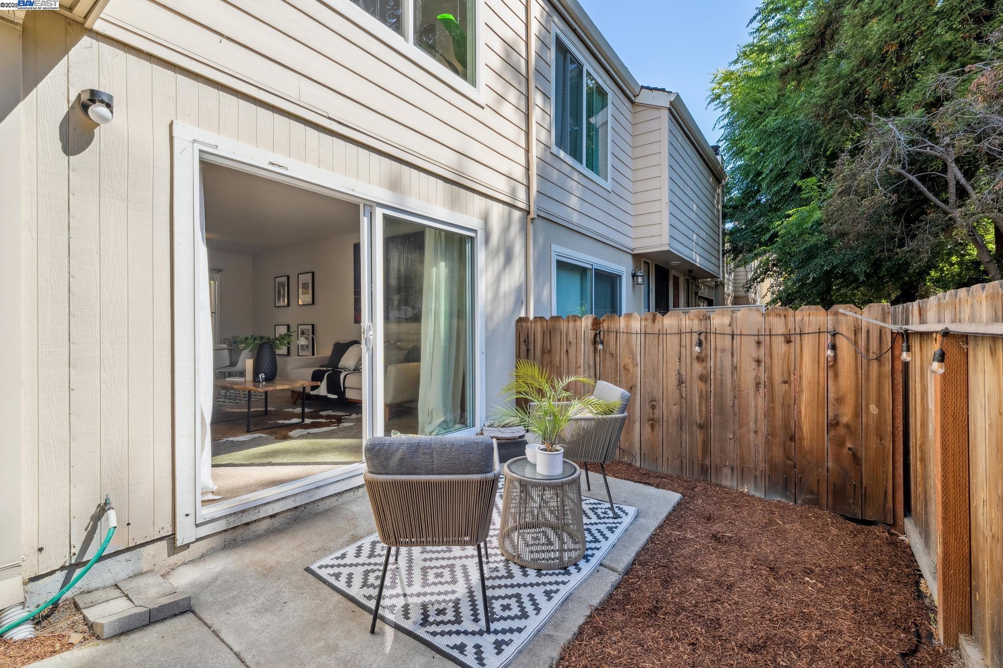 Detail Gallery Image 7 of 42 For 1255 Detroit Avenue #12,  Concord,  CA 94520 - 2 Beds | 2 Baths