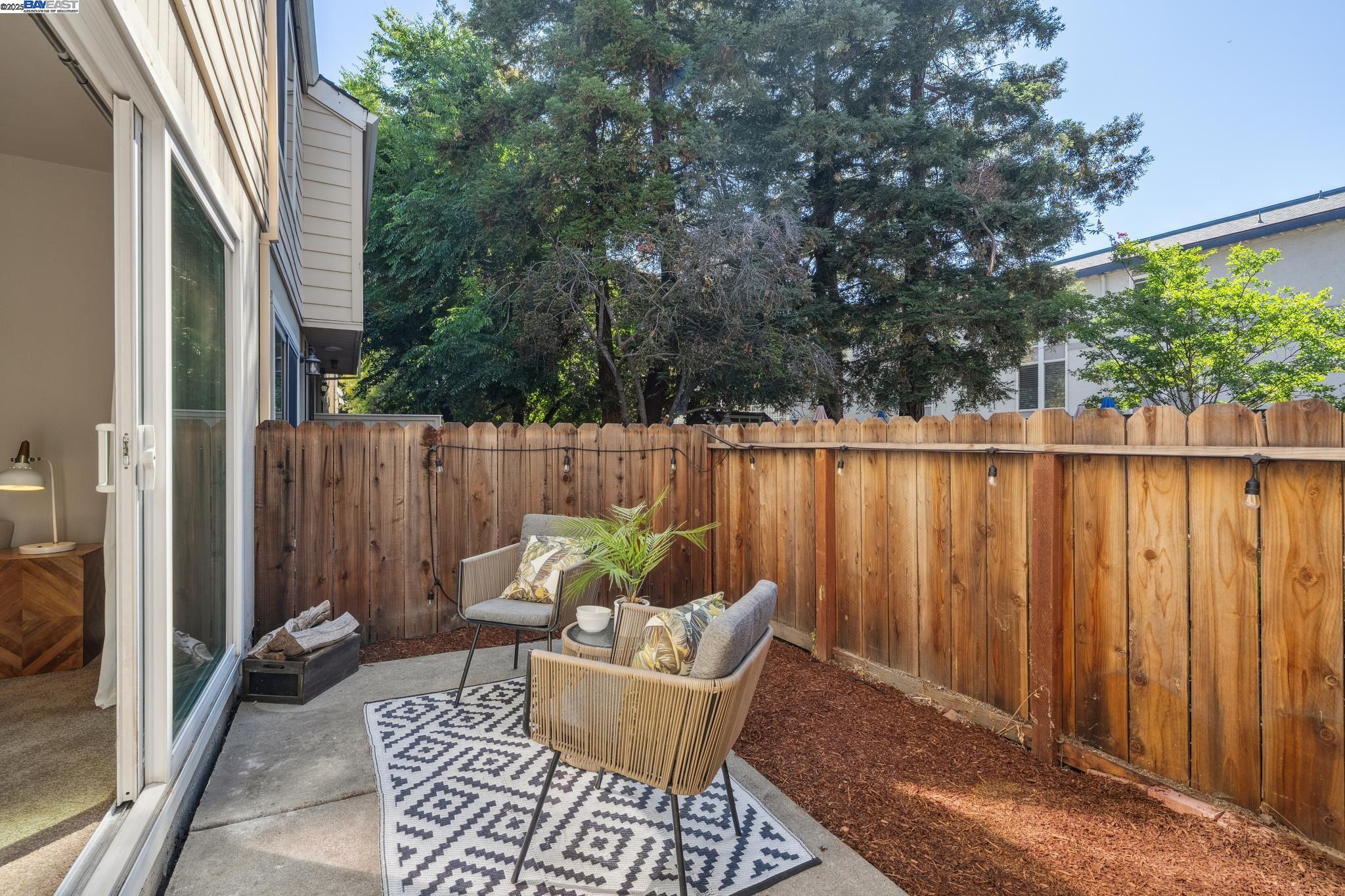 Detail Gallery Image 8 of 42 For 1255 Detroit Avenue #12,  Concord,  CA 94520 - 2 Beds | 2 Baths