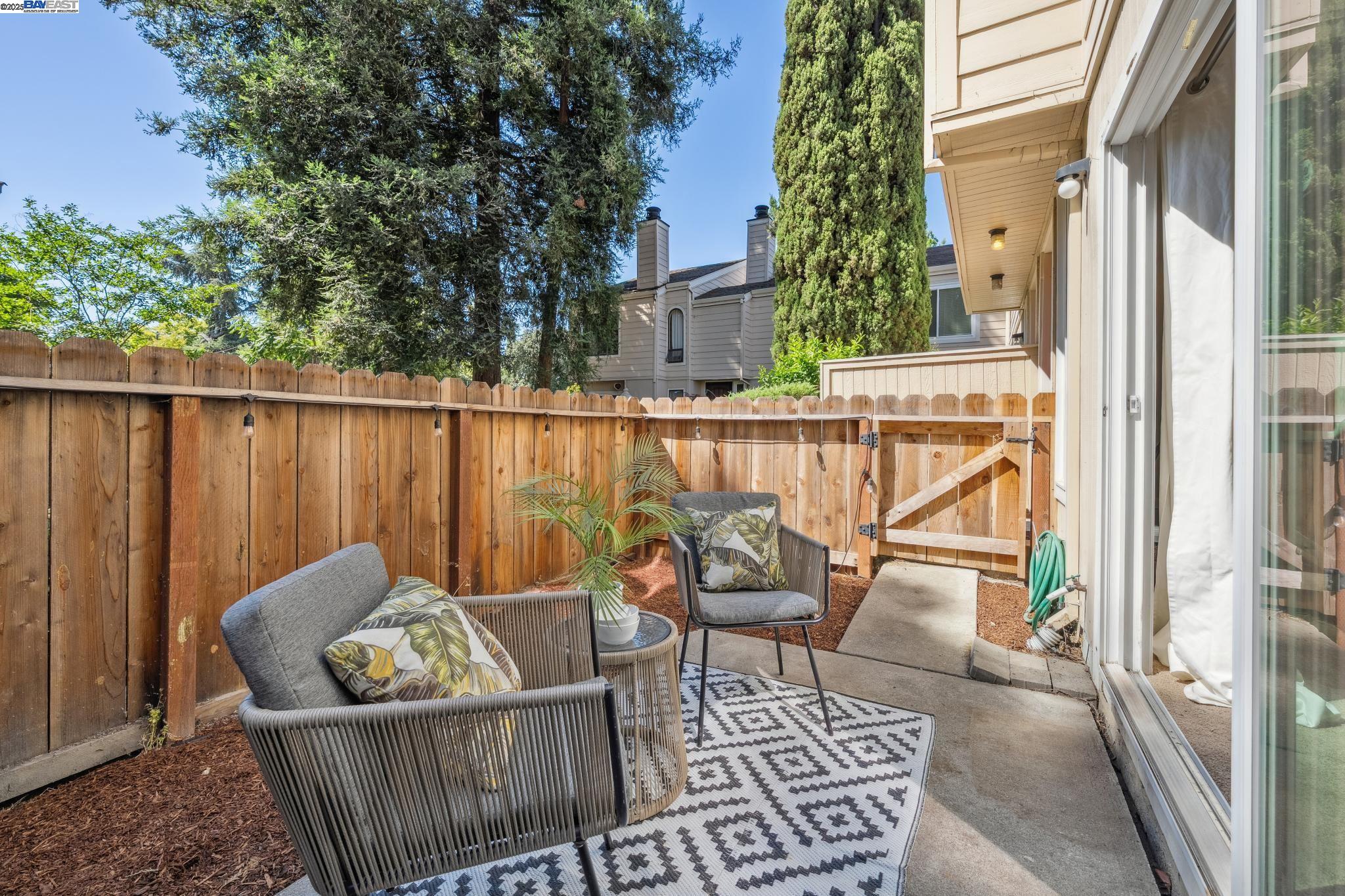 Detail Gallery Image 9 of 42 For 1255 Detroit Avenue #12,  Concord,  CA 94520 - 2 Beds | 2 Baths