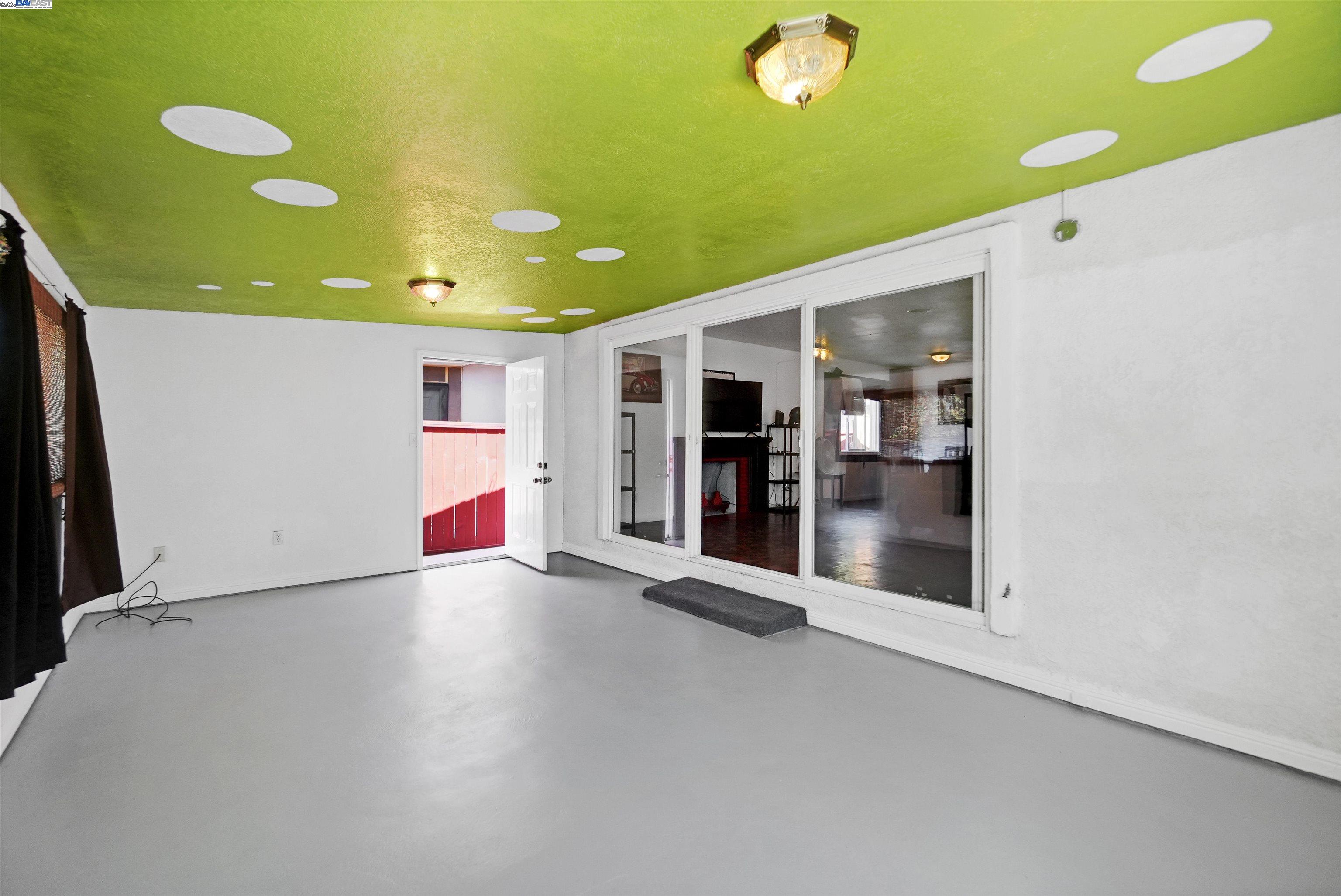 Detail Gallery Image 17 of 23 For 26361 Huntwood Aave, Hayward,  CA 94544 - 3 Beds | 2 Baths
