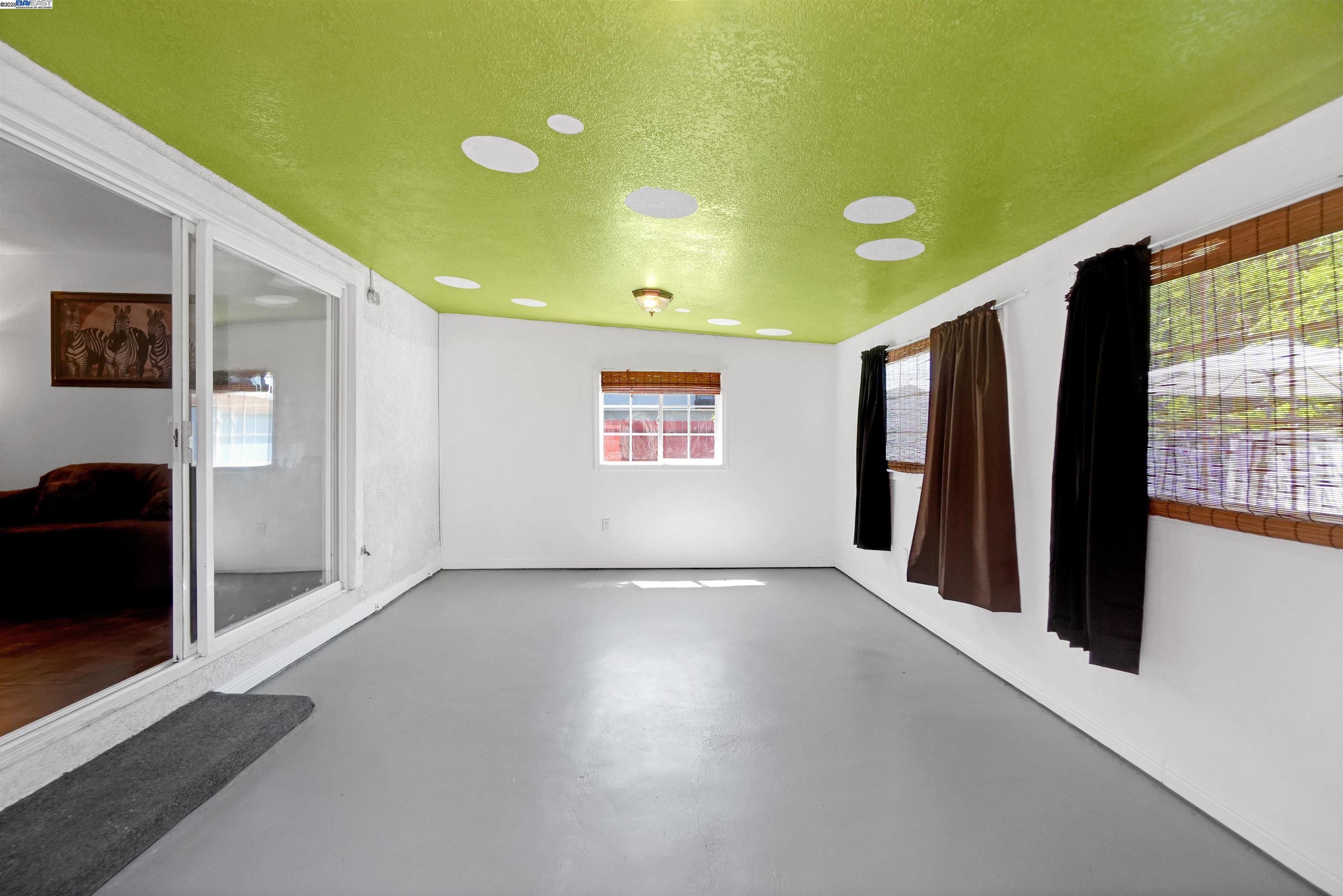 Detail Gallery Image 21 of 26 For 26361 Huntwood Aave, Hayward,  CA 94544 - 3 Beds | 2 Baths