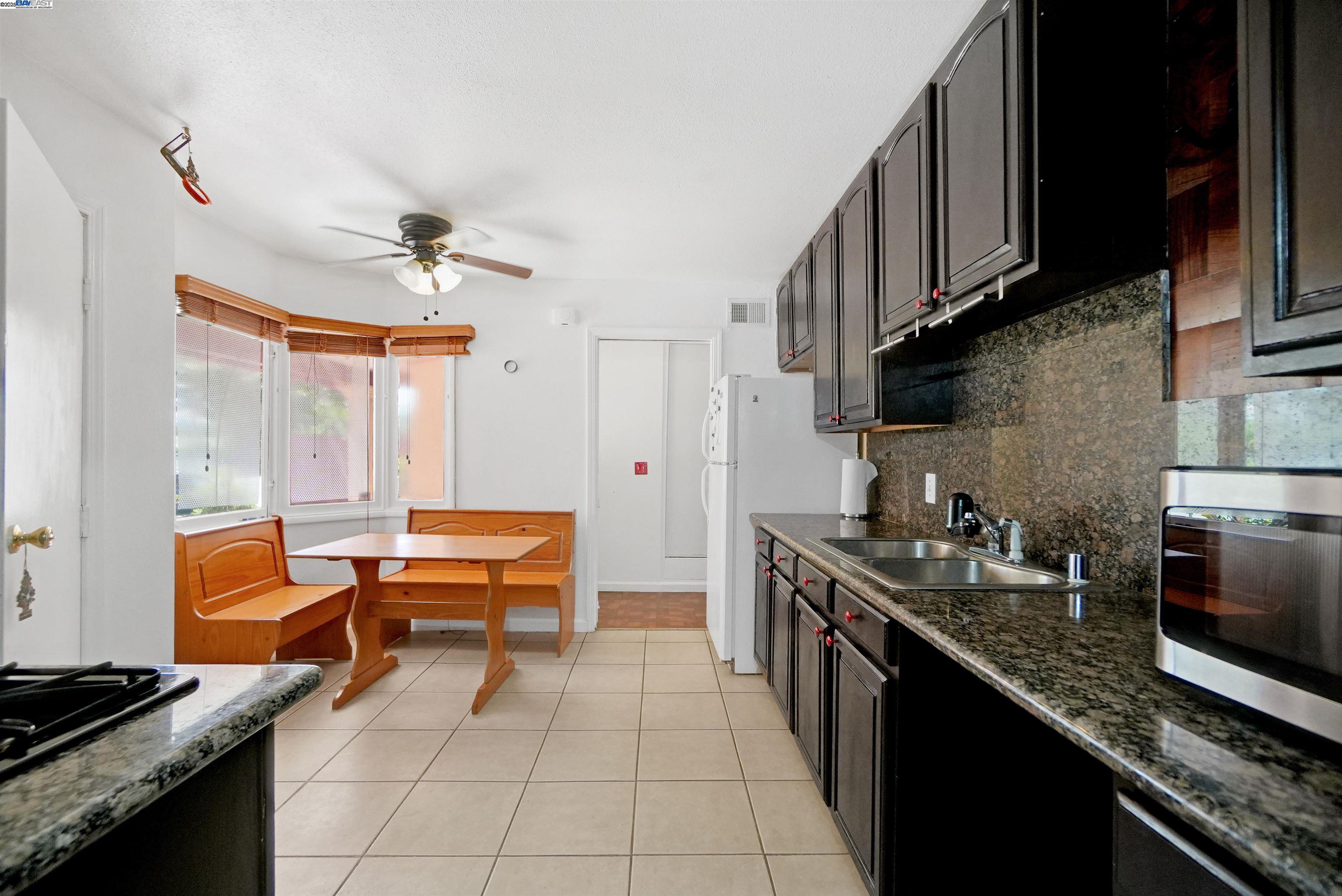 Detail Gallery Image 6 of 23 For 26361 Huntwood Aave, Hayward,  CA 94544 - 3 Beds | 2 Baths